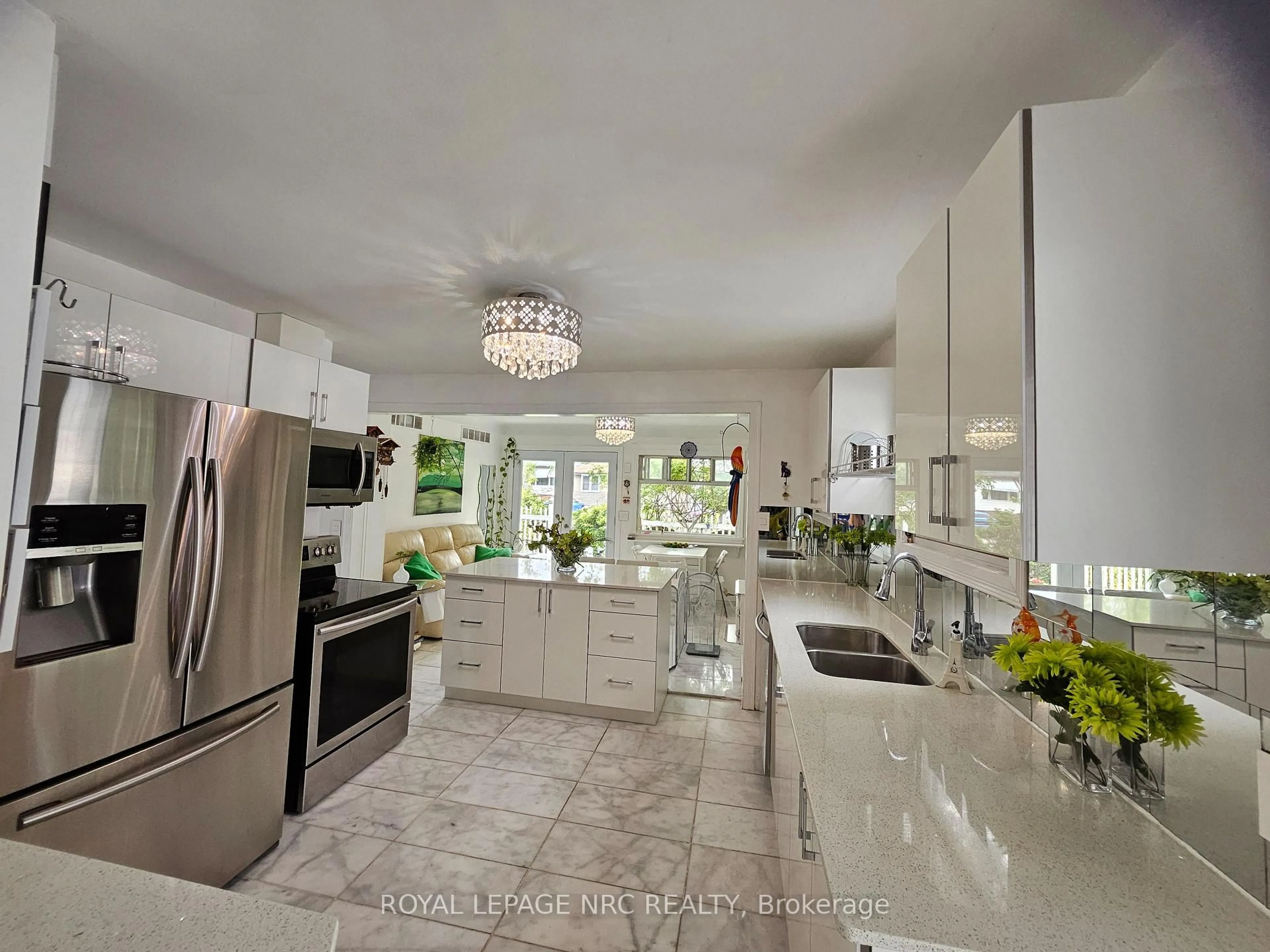 Contemporary kitchen, ceramic/tile floor for 7 Vera St, St. Catharines Ontario L2S 1C3