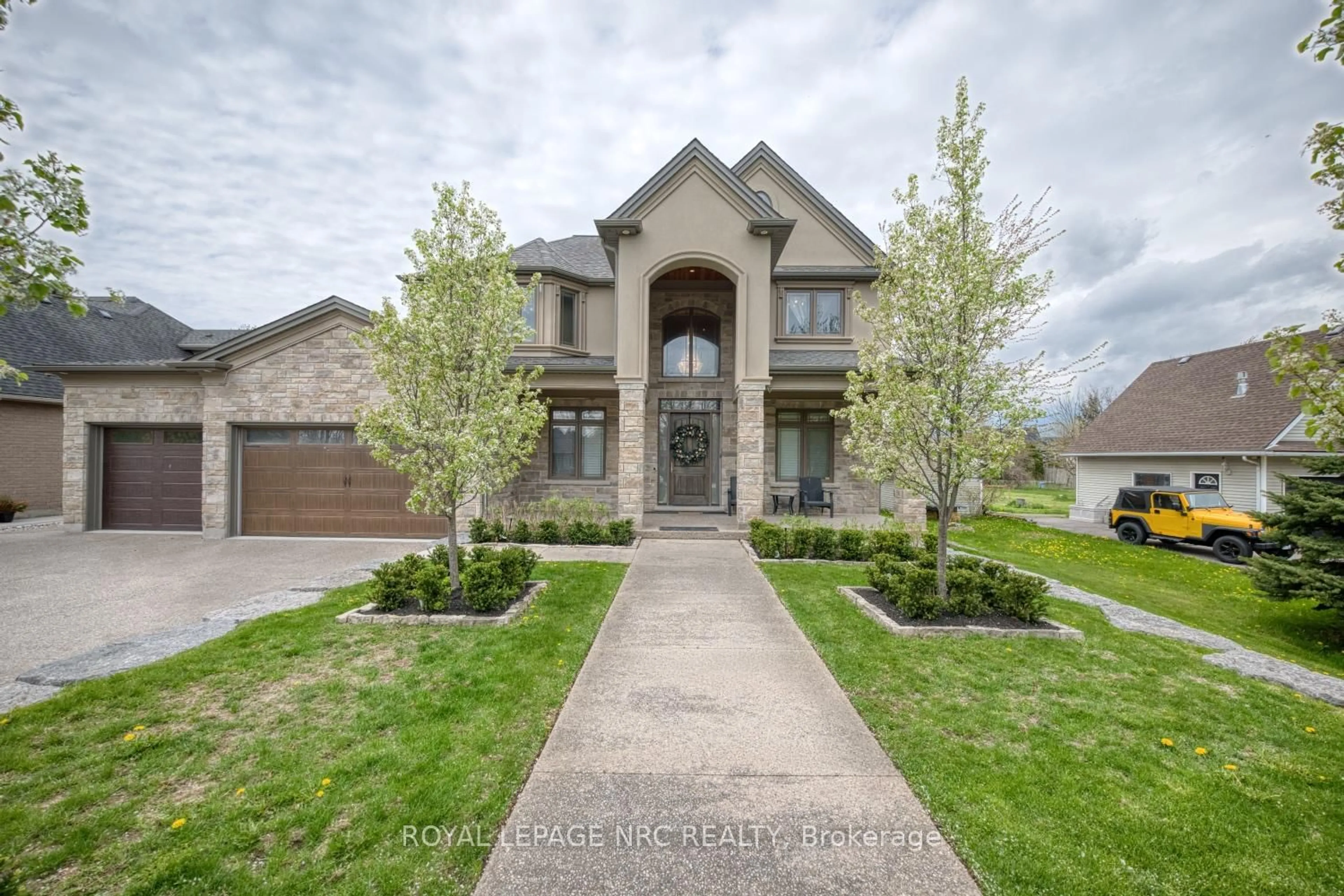Home with brick exterior material, street for 294 Tanbark Rd, Niagara-on-the-Lake Ontario L0S 1J0