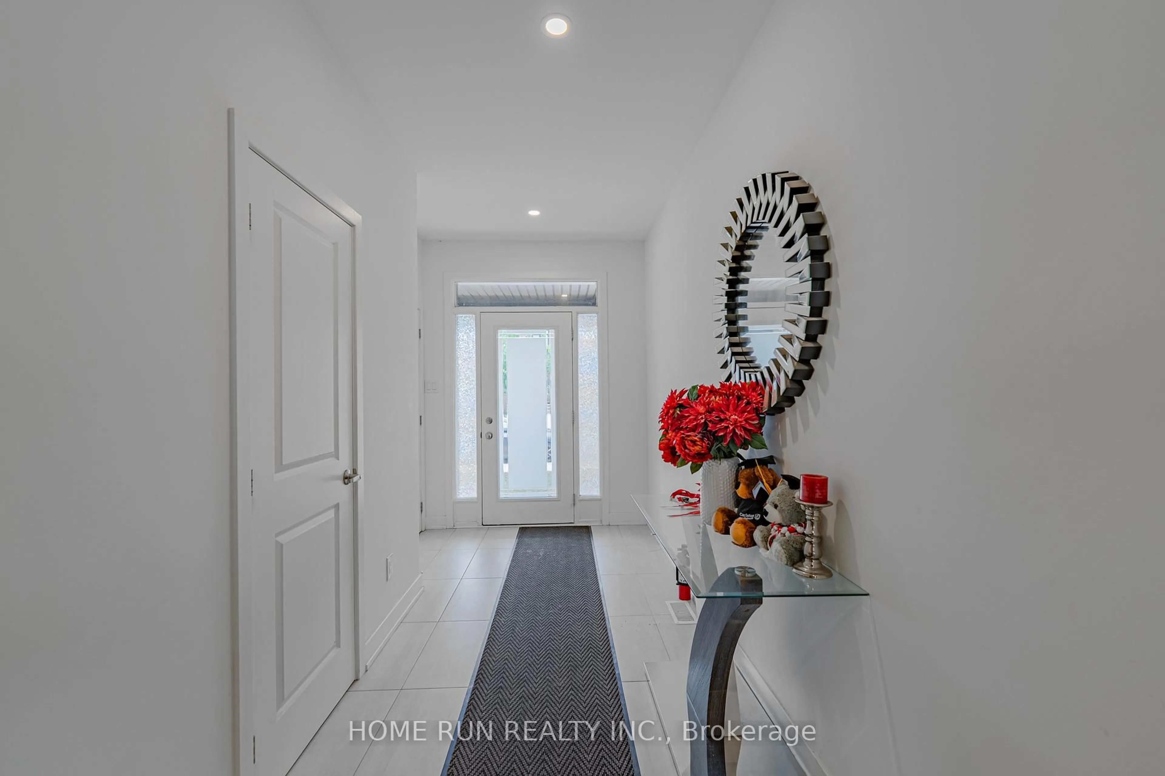 Indoor entryway for 328 Ibanez Walk, Ottawa Ontario K1T 0V8