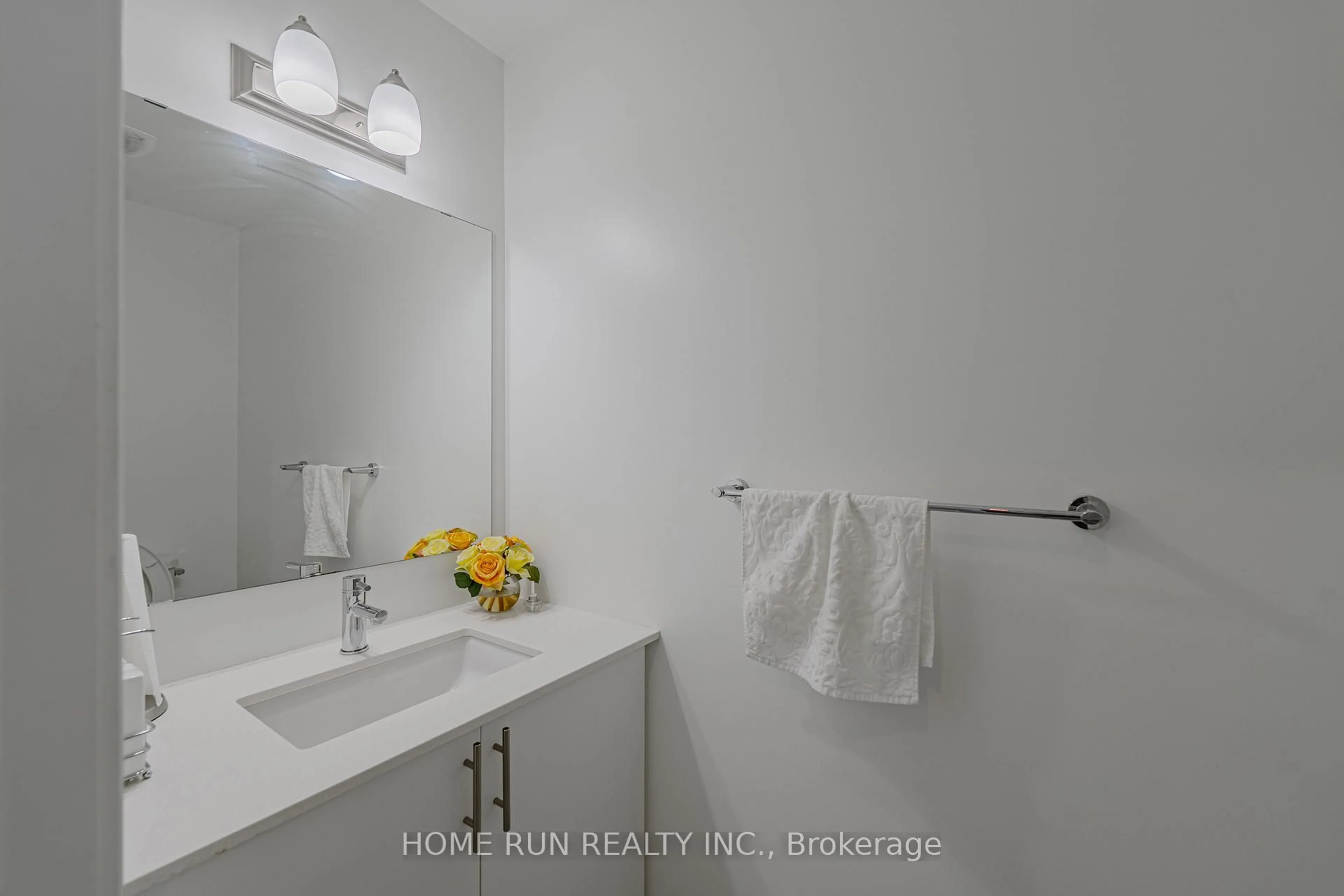 Standard bathroom, ceramic/tile floor for 328 Ibanez Walk, Ottawa Ontario K1T 0V8