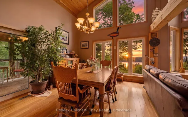 1497 Fox Point Rd, Lake of Bays 4