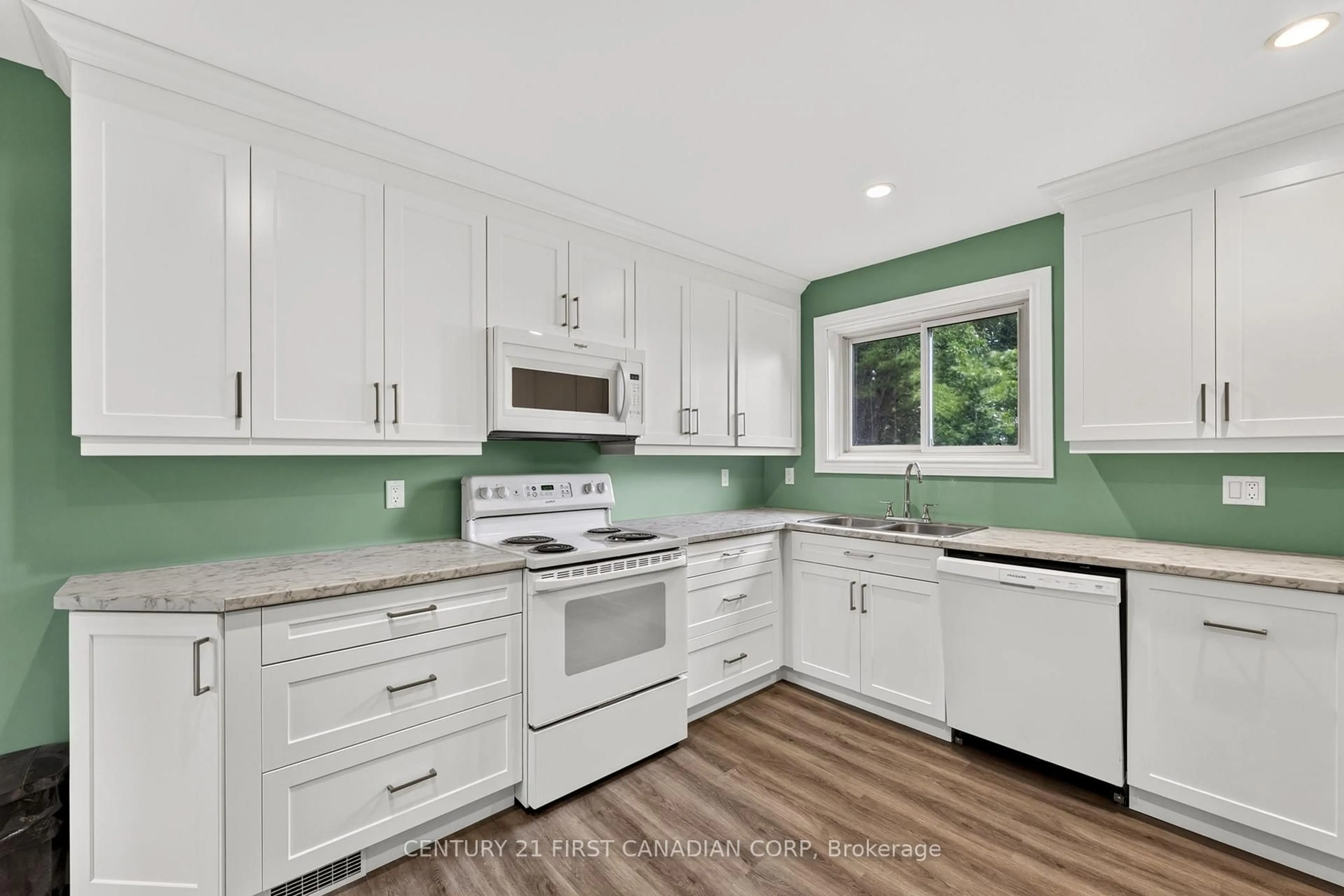 Open concept kitchen, unknown for 33943 Sunnyridge Rd, Bluewater Ontario N0M 1N0