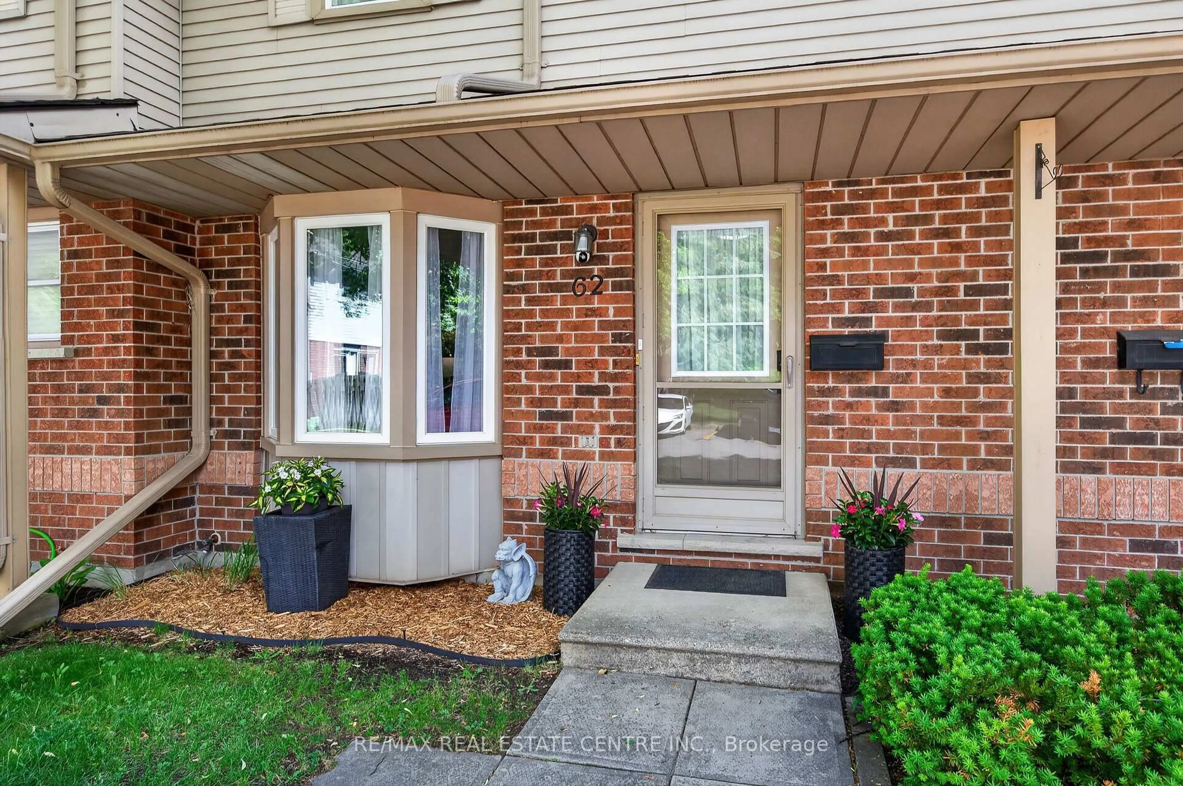 Indoor entryway for 180 Marksam Rd #62, Guelph Ontario N1H 8G4