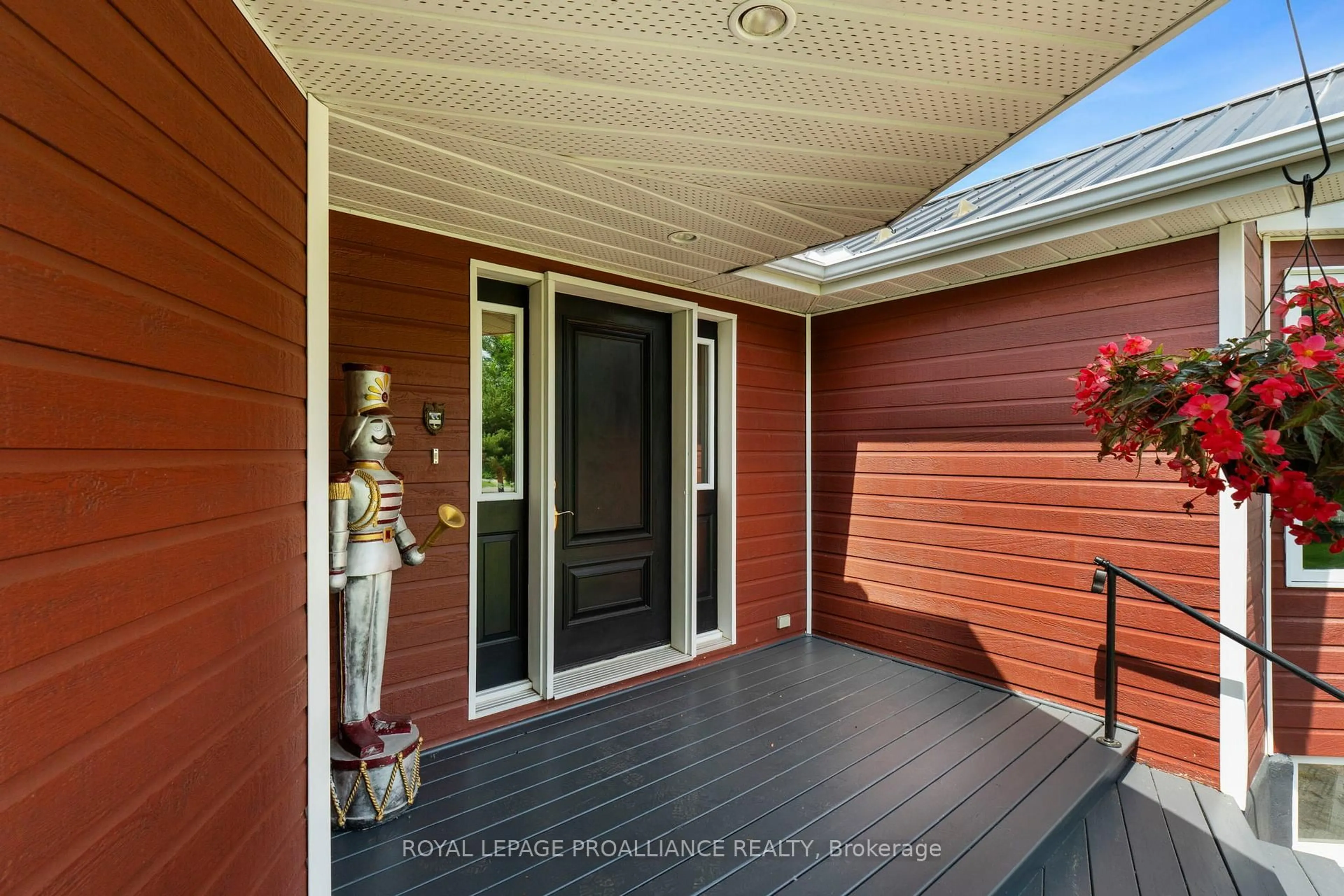 Indoor entryway for 2030 County Rd 44 Rd, Edwardsburgh/Cardinal Ontario K0E 1X0