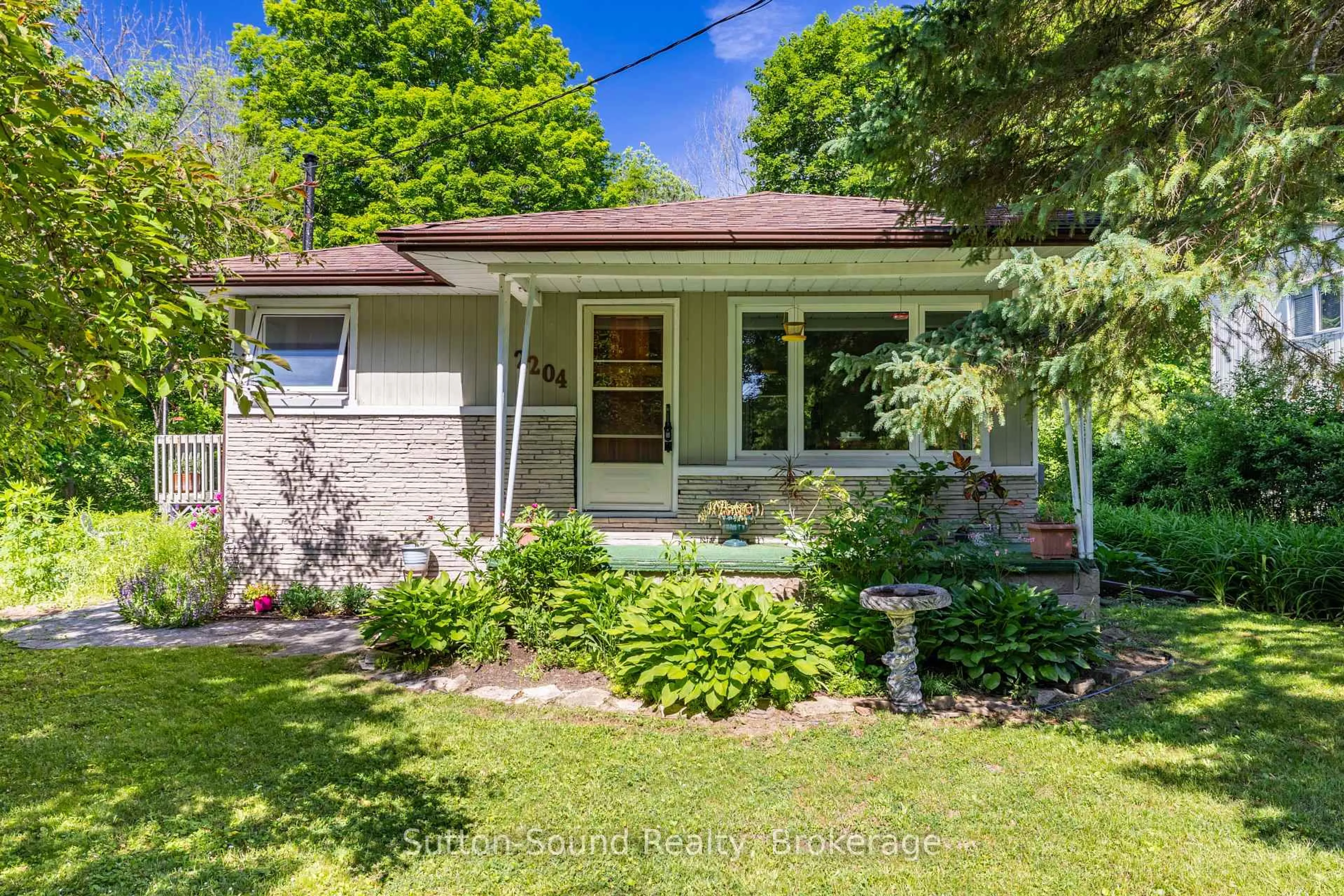 Unknown for 2204 7th Ave, Owen Sound Ontario N4K 5L7