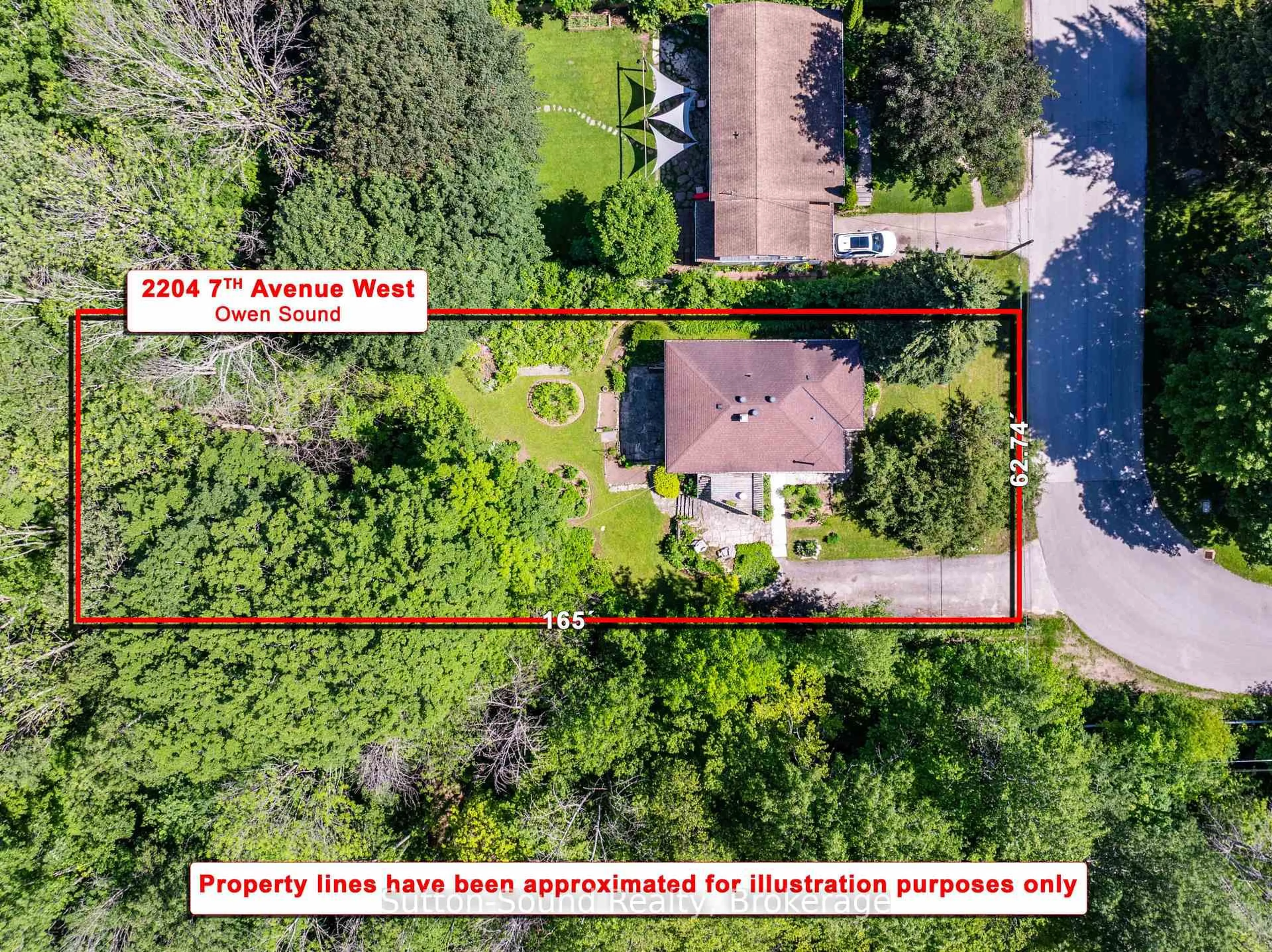 A pic from outside/outdoor area/front of a property/back of a property/a pic from drone, unknown for 2204 7th Ave, Owen Sound Ontario N4K 5L7