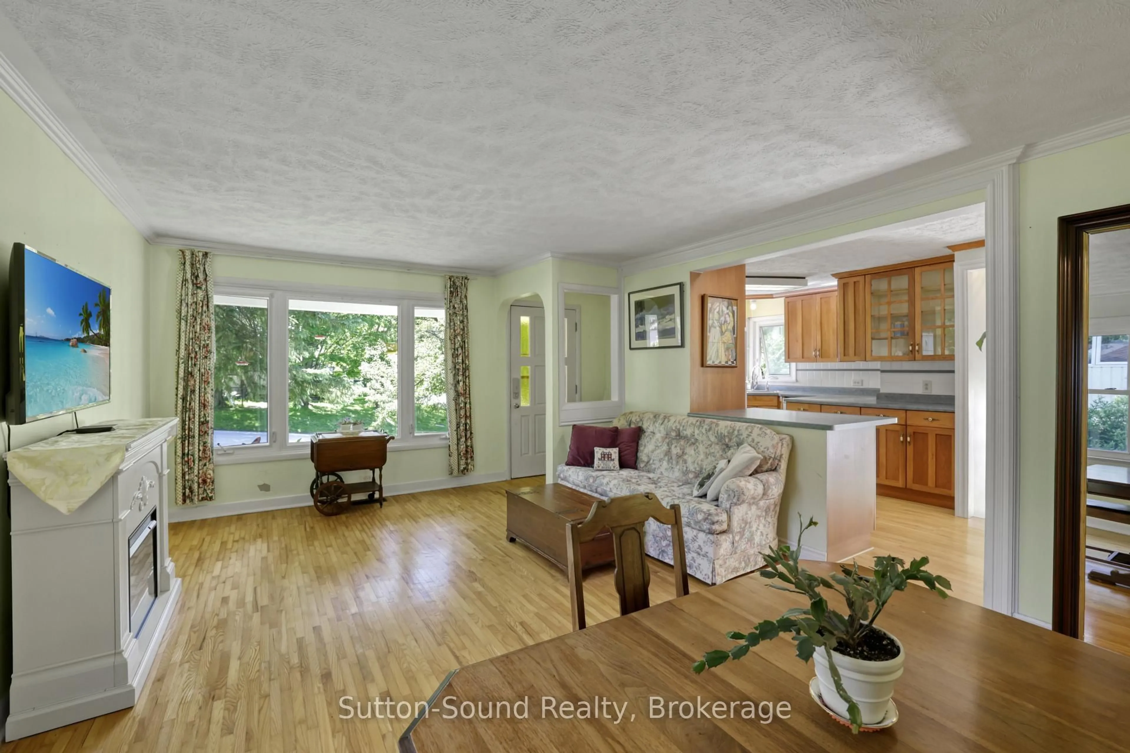 Living room with furniture, unknown for 2204 7th Ave, Owen Sound Ontario N4K 5L7