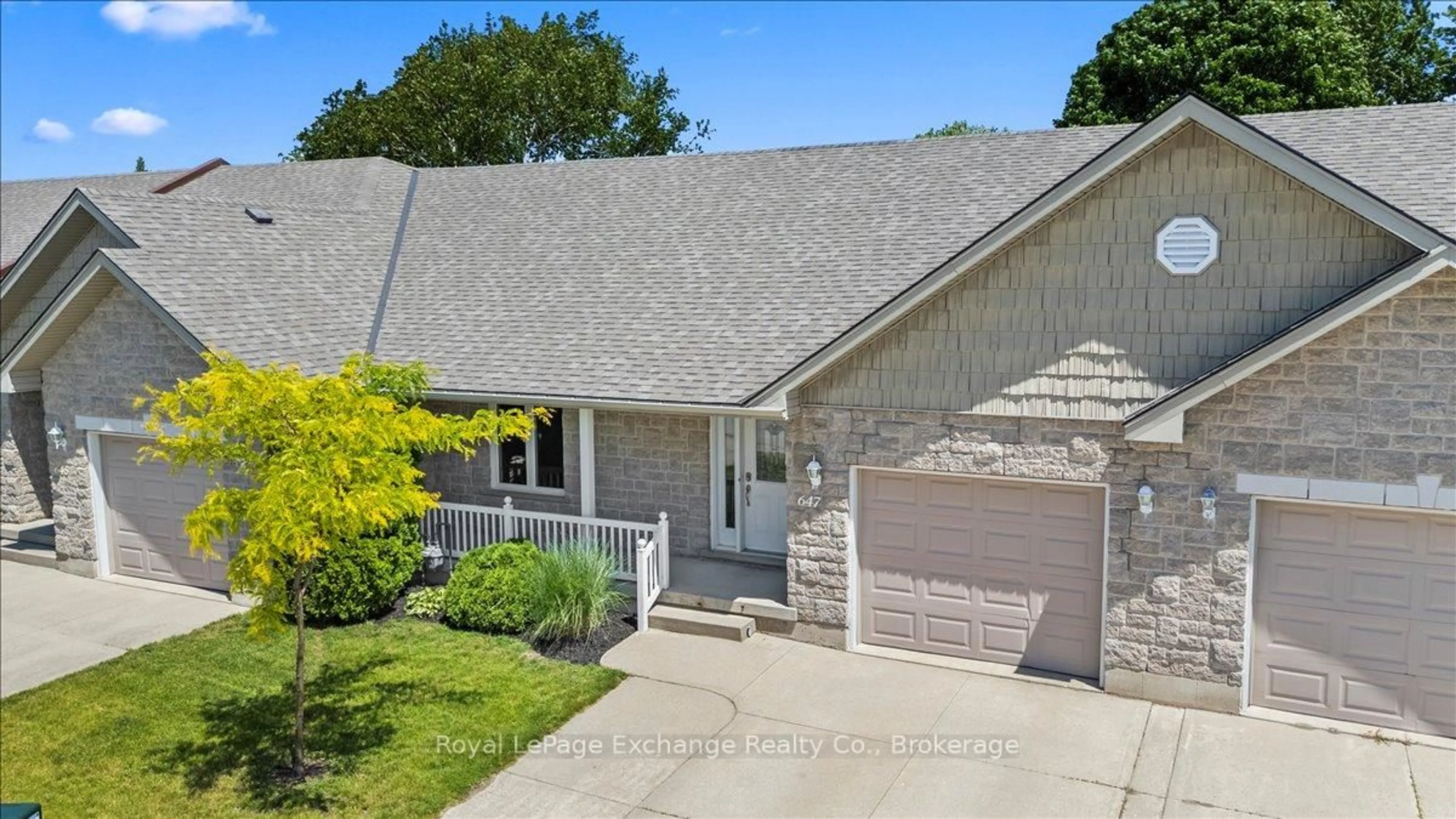 A pic from outside/outdoor area/front of a property/back of a property/a pic from drone, street for 647 Pipers Crt, Kincardine Ontario N2Z 0A1
