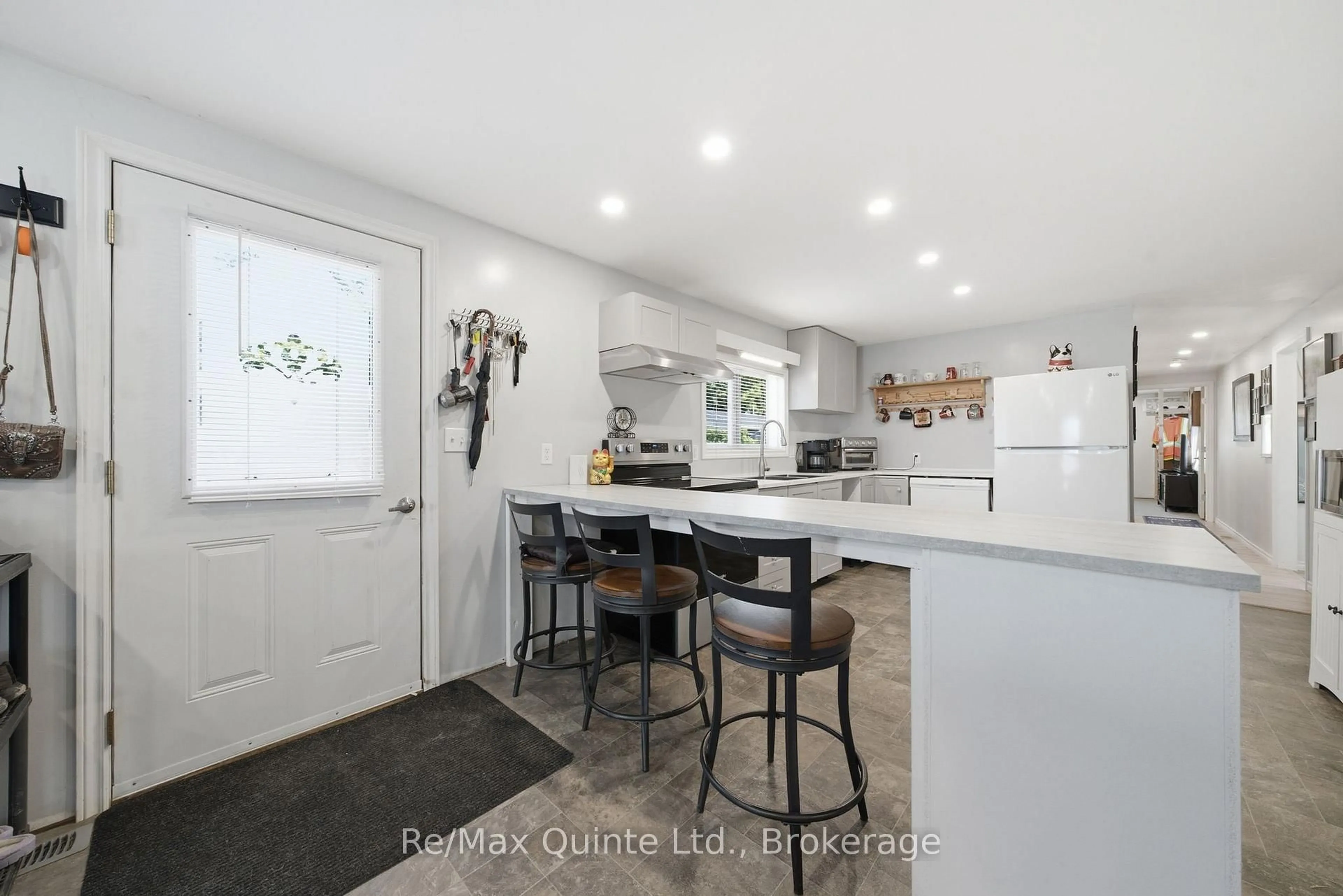 Open concept kitchen, unknown for 11 GROUSE Lane, Quinte West Ontario K8N 4Z3