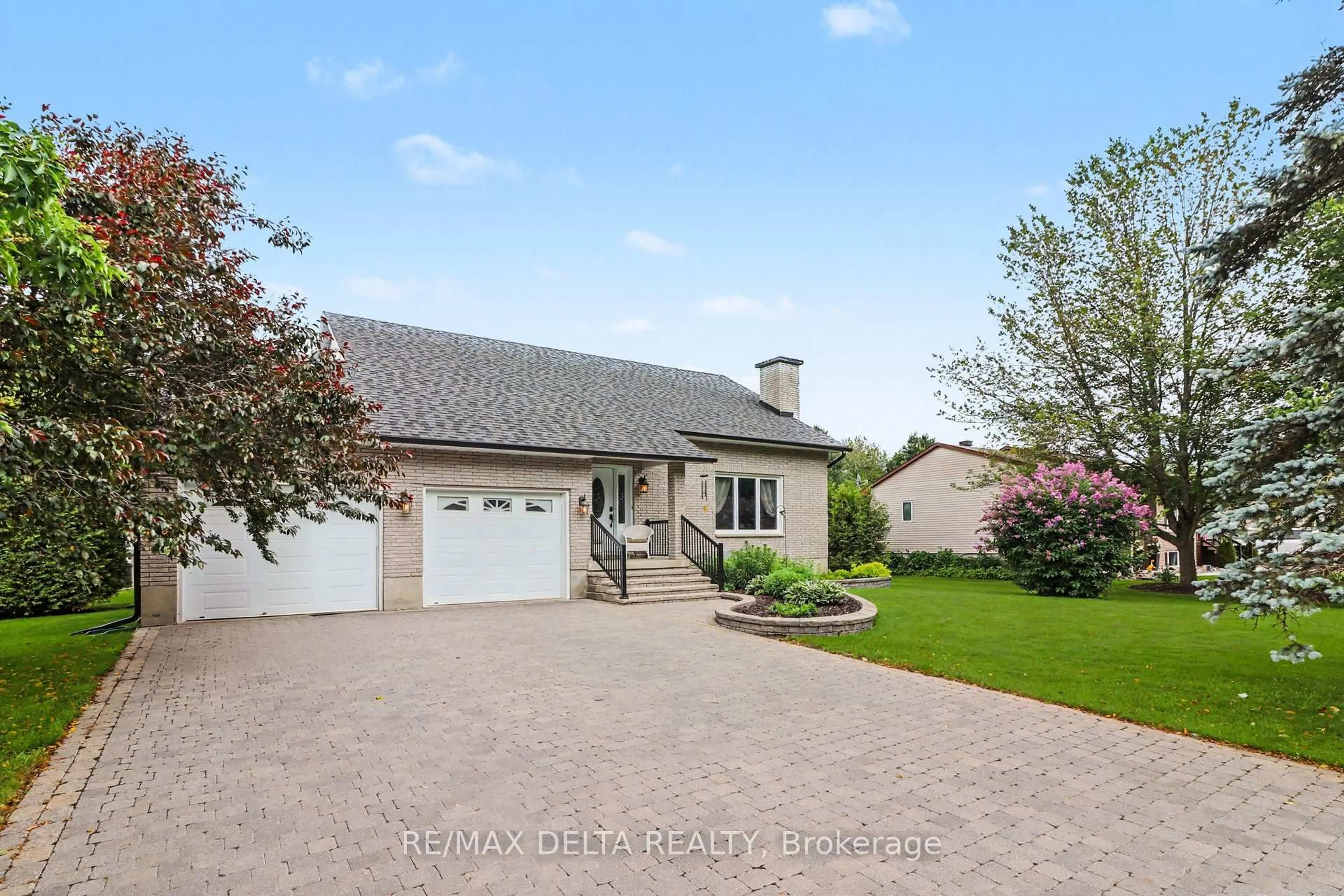 A pic from outside/outdoor area/front of a property/back of a property/a pic from drone, street for 3711 Marcil Rd, Clarence-Rockland Ontario K0A 1E0