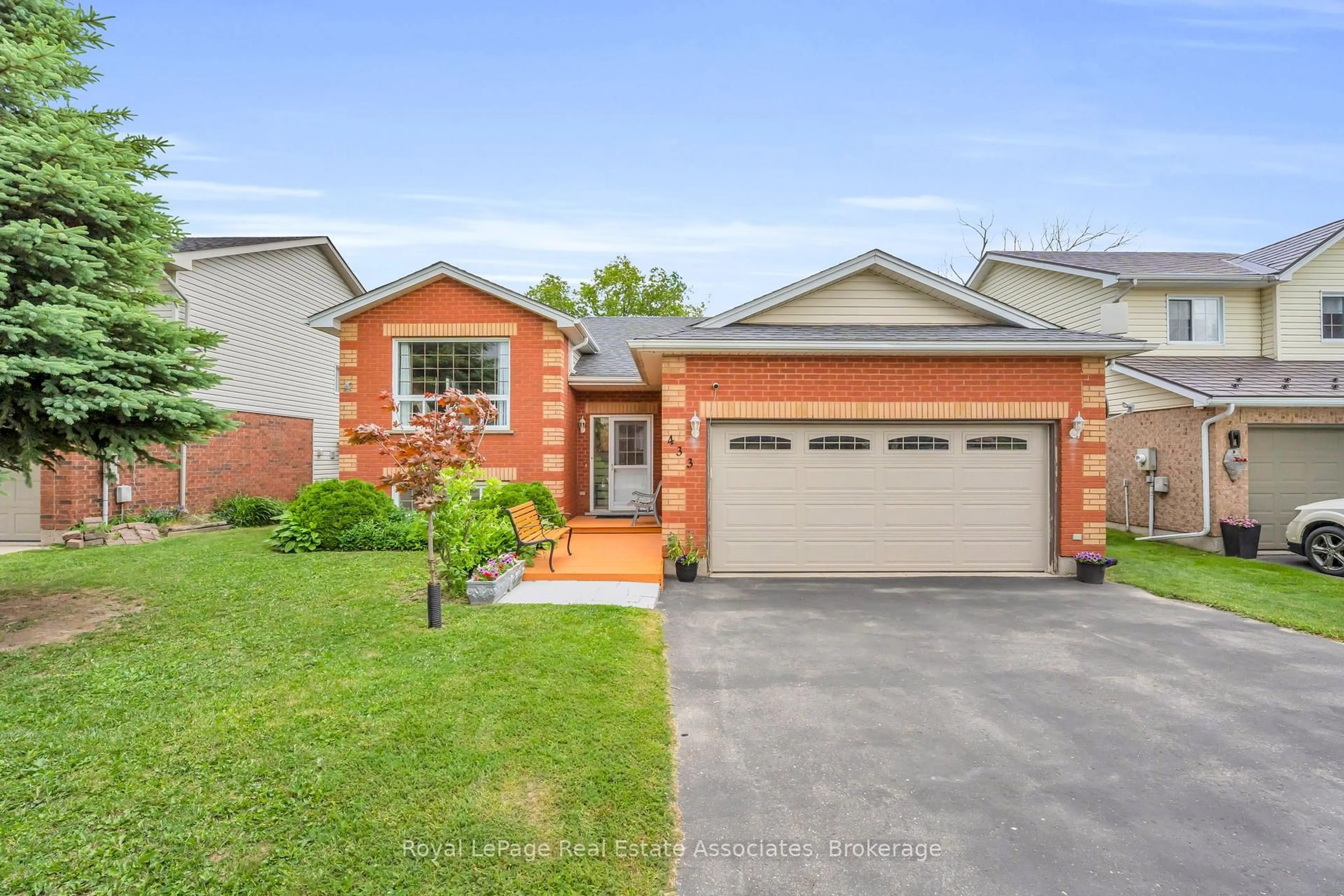 Home with brick exterior material, street for 433 Greenwood St, Shelburne Ontario L9V 3B1