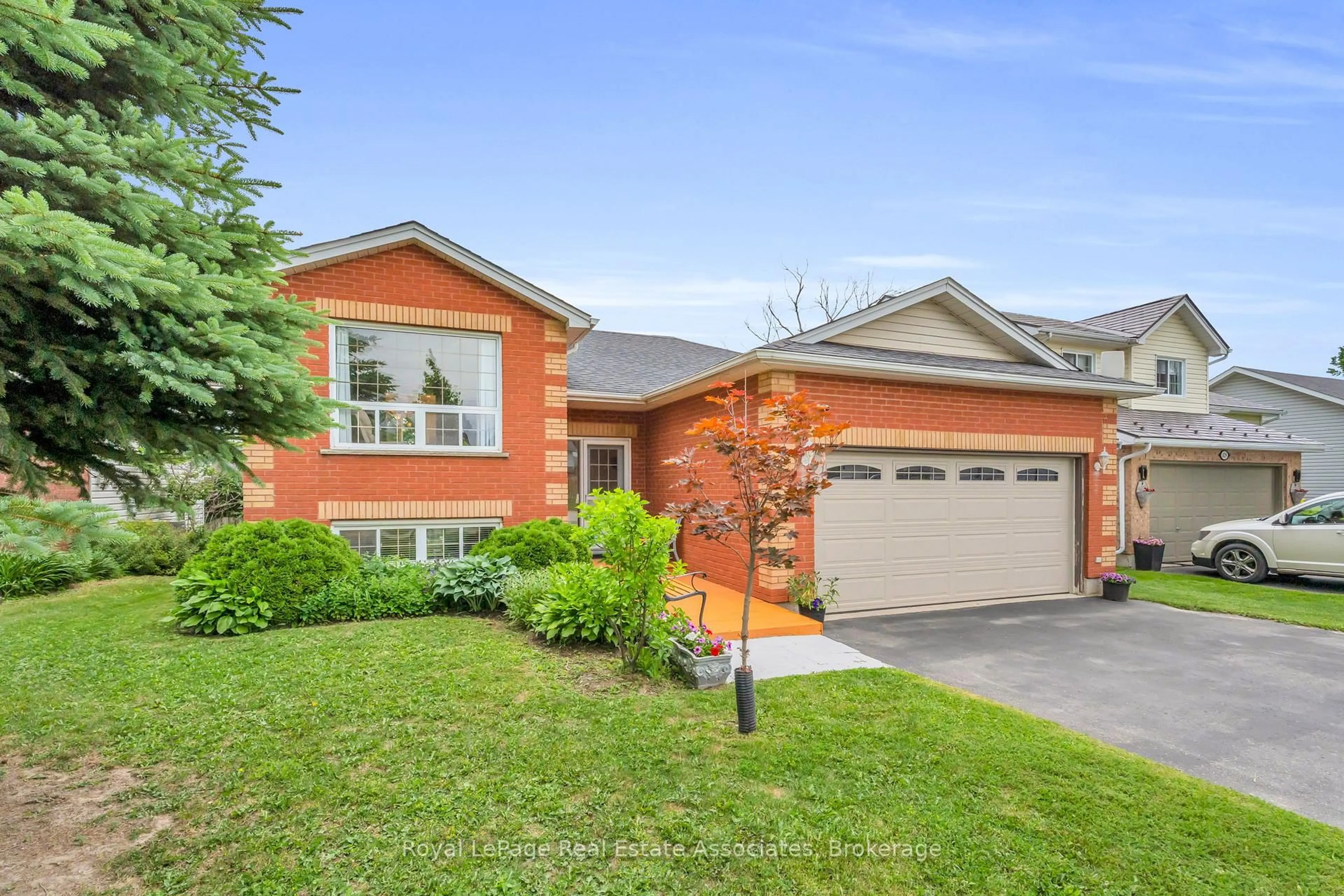 Home with brick exterior material, street for 433 Greenwood St, Shelburne Ontario L9V 3B1