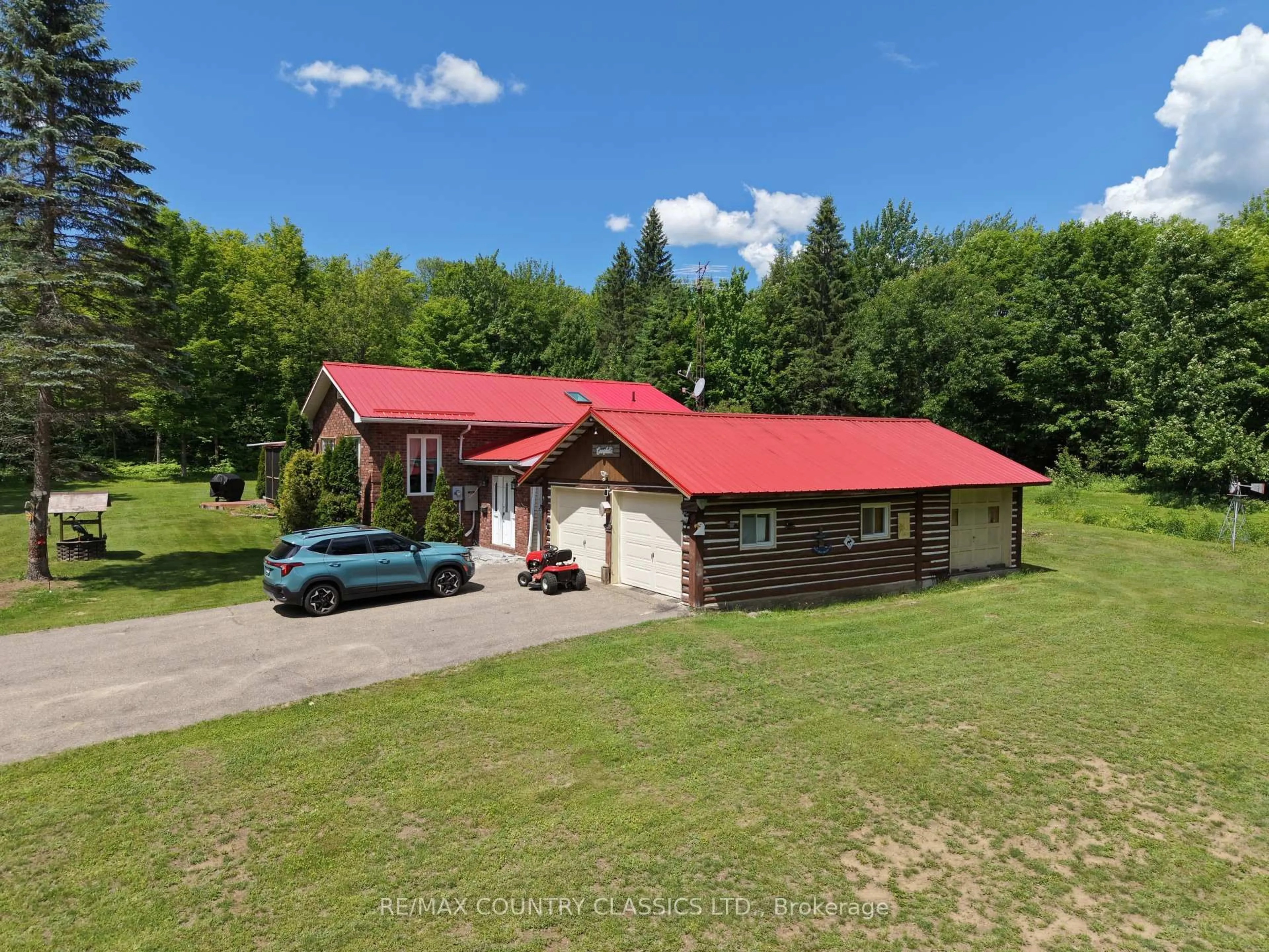 A pic from outside/outdoor area/front of a property/back of a property/a pic from drone, building for 4379 Highway No. 523 Highway, South Algonquin Ontario K0J 2C0