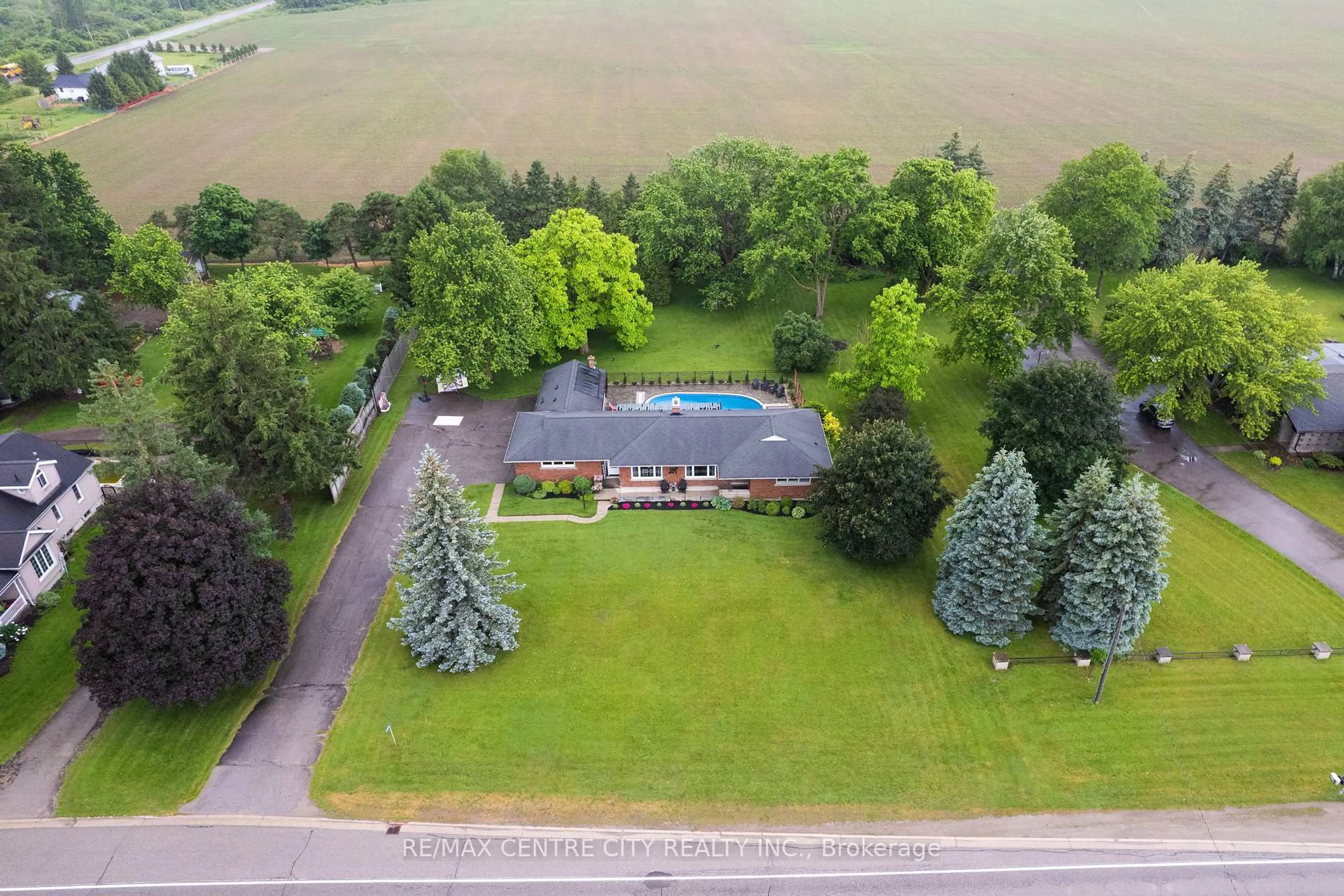 A pic from outside/outdoor area/front of a property/back of a property/a pic from drone, unknown for 196873 19th Line, Zorra Ontario N0M 2G0