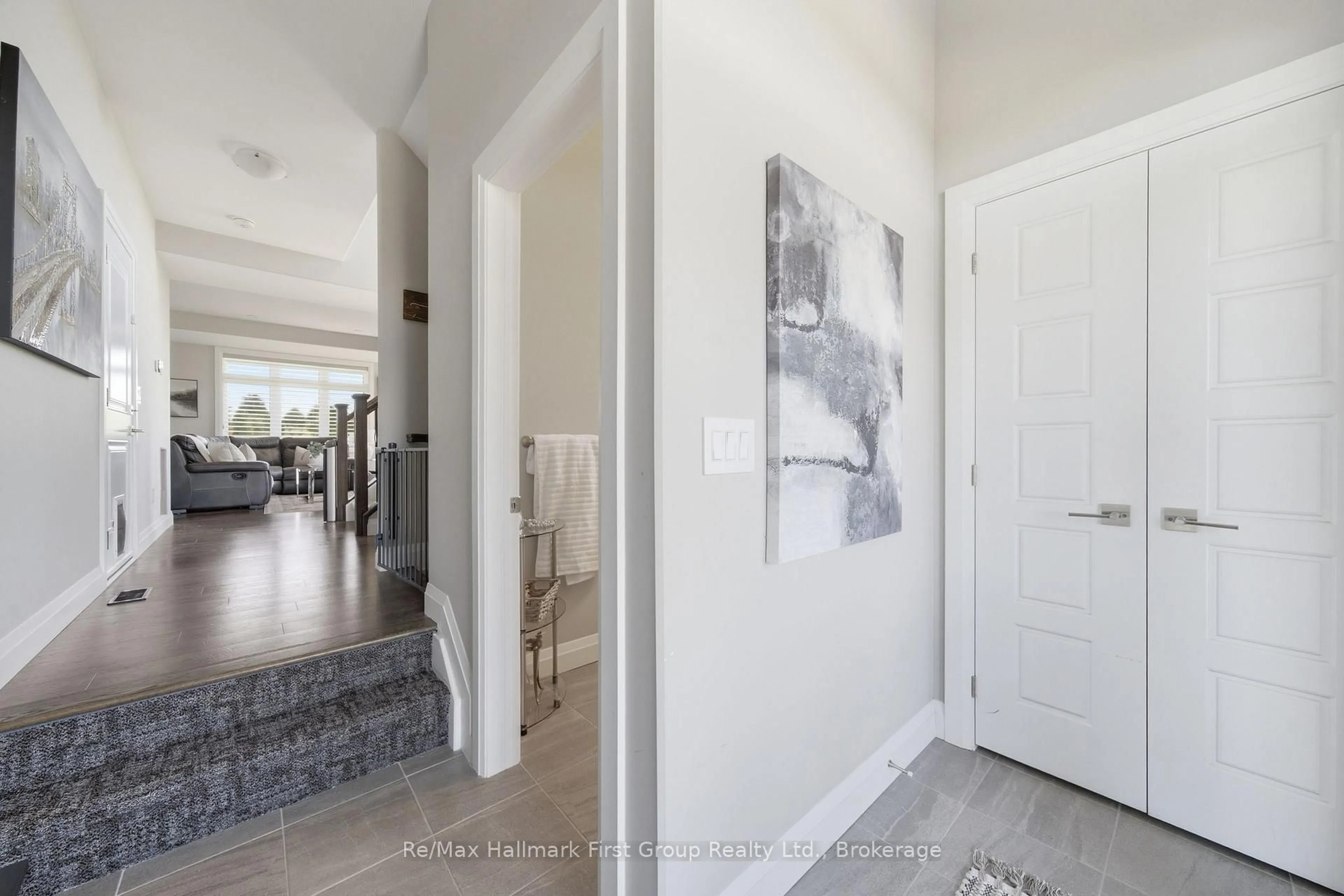 Indoor entryway for 73 Prairie Run Rd, Cramahe Ontario K0K 1S0