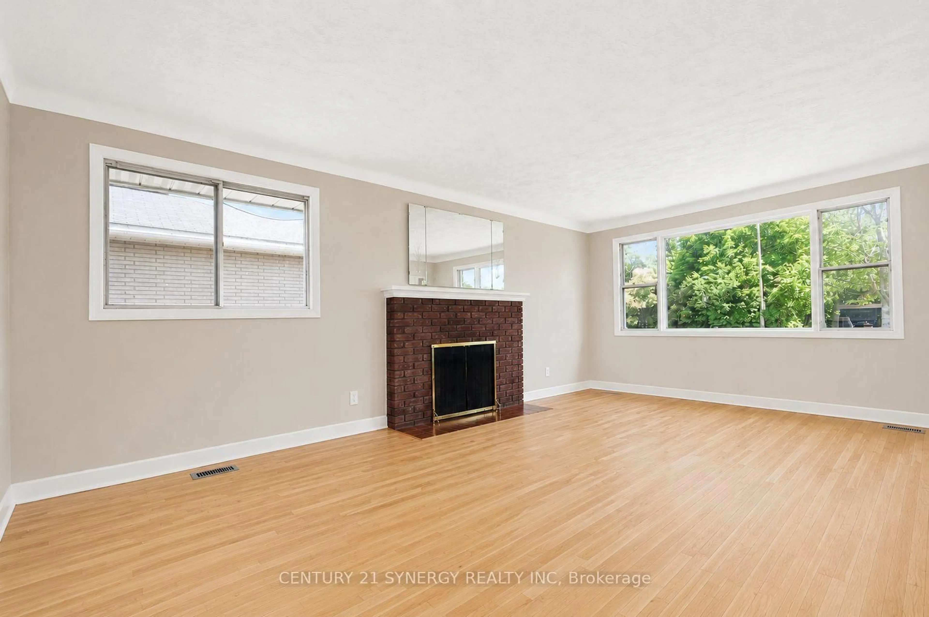 A pic of a room for 1308 Erindale Dr, Ottawa Ontario K2C 2G4