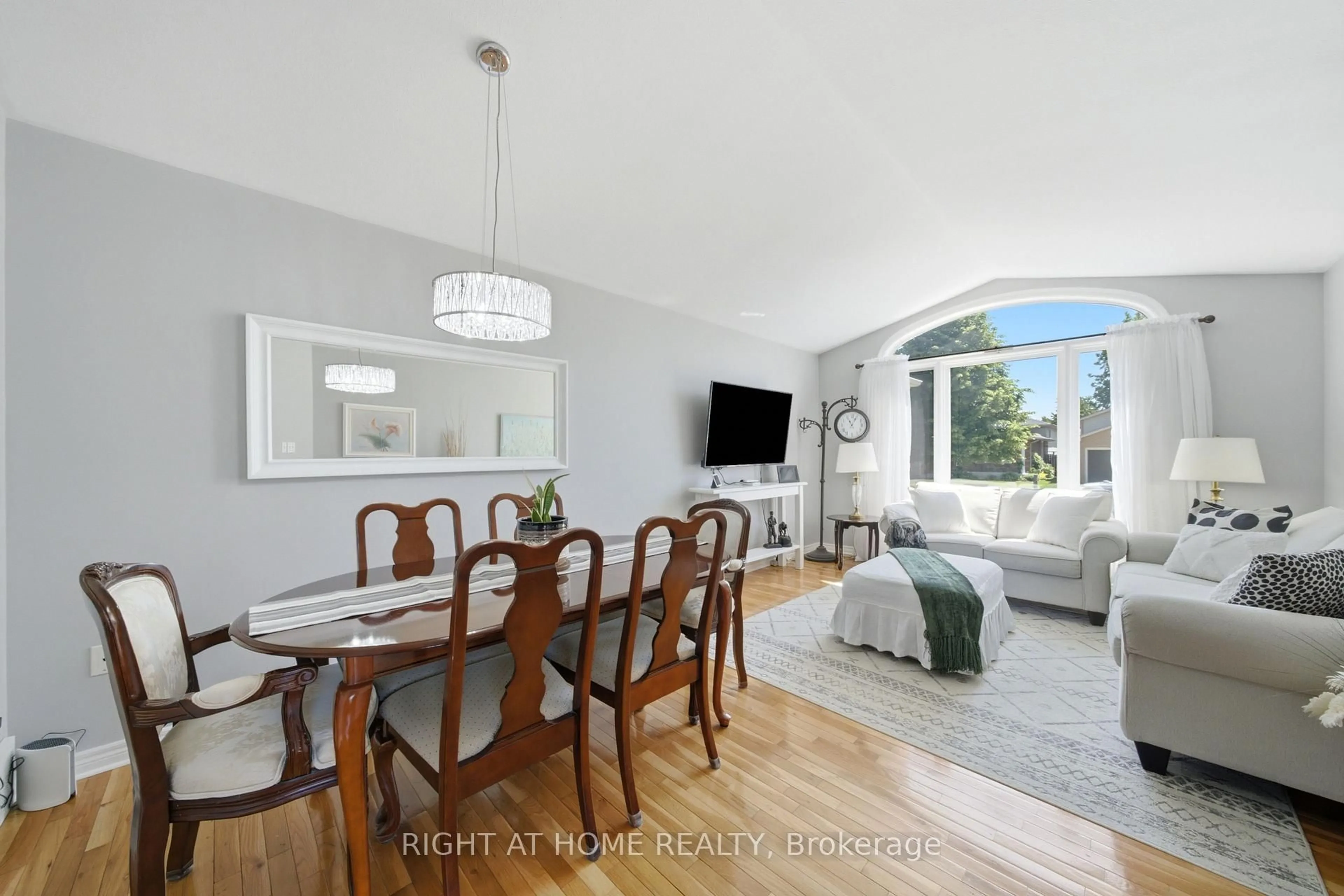 Dining room, unknown for 7505 Nadia Crt, Niagara Falls Ontario L2J 4K6