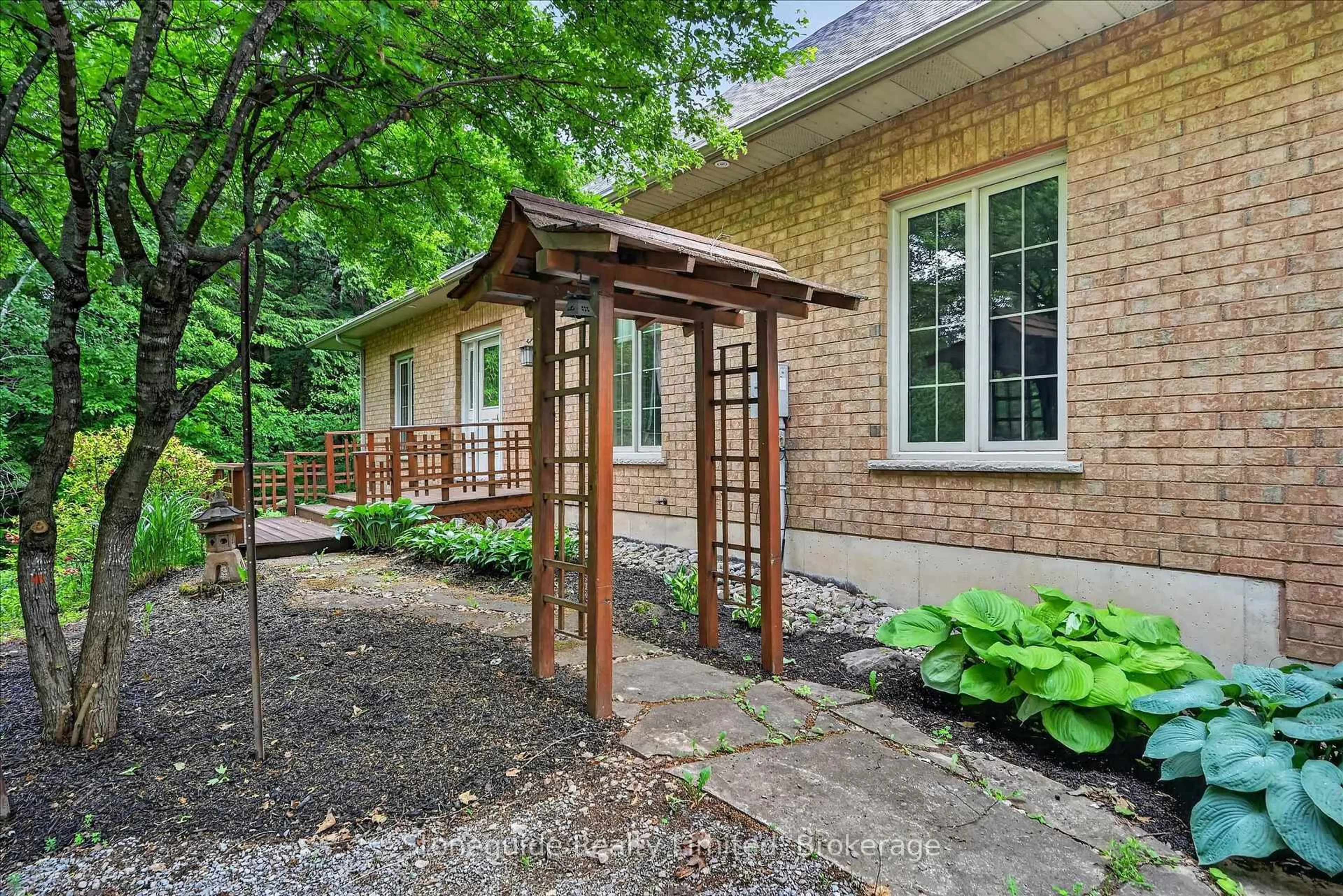 Patio, street for 761 Cedarhurst Dr, Selwyn Ontario K9J 0C5