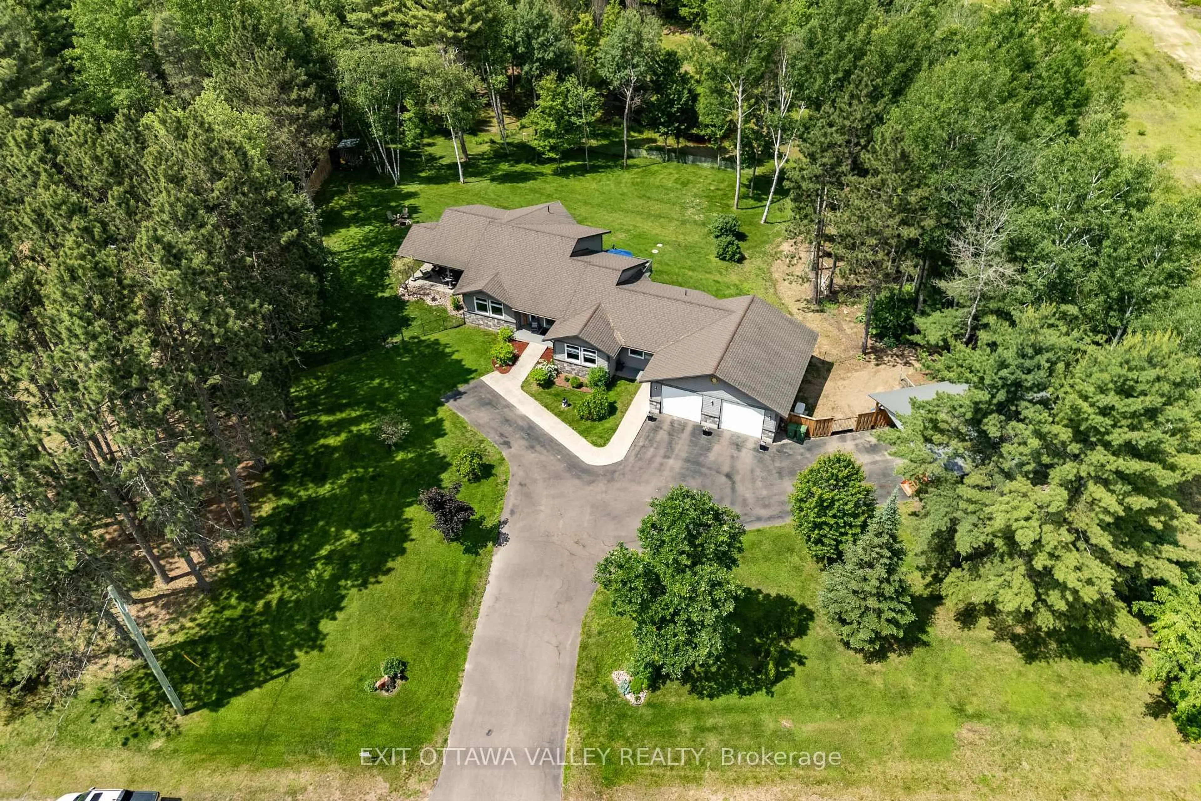 A pic from outside/outdoor area/front of a property/back of a property/a pic from drone, unknown for 301 DORAN Rd, Petawawa Ontario K8H 2W8