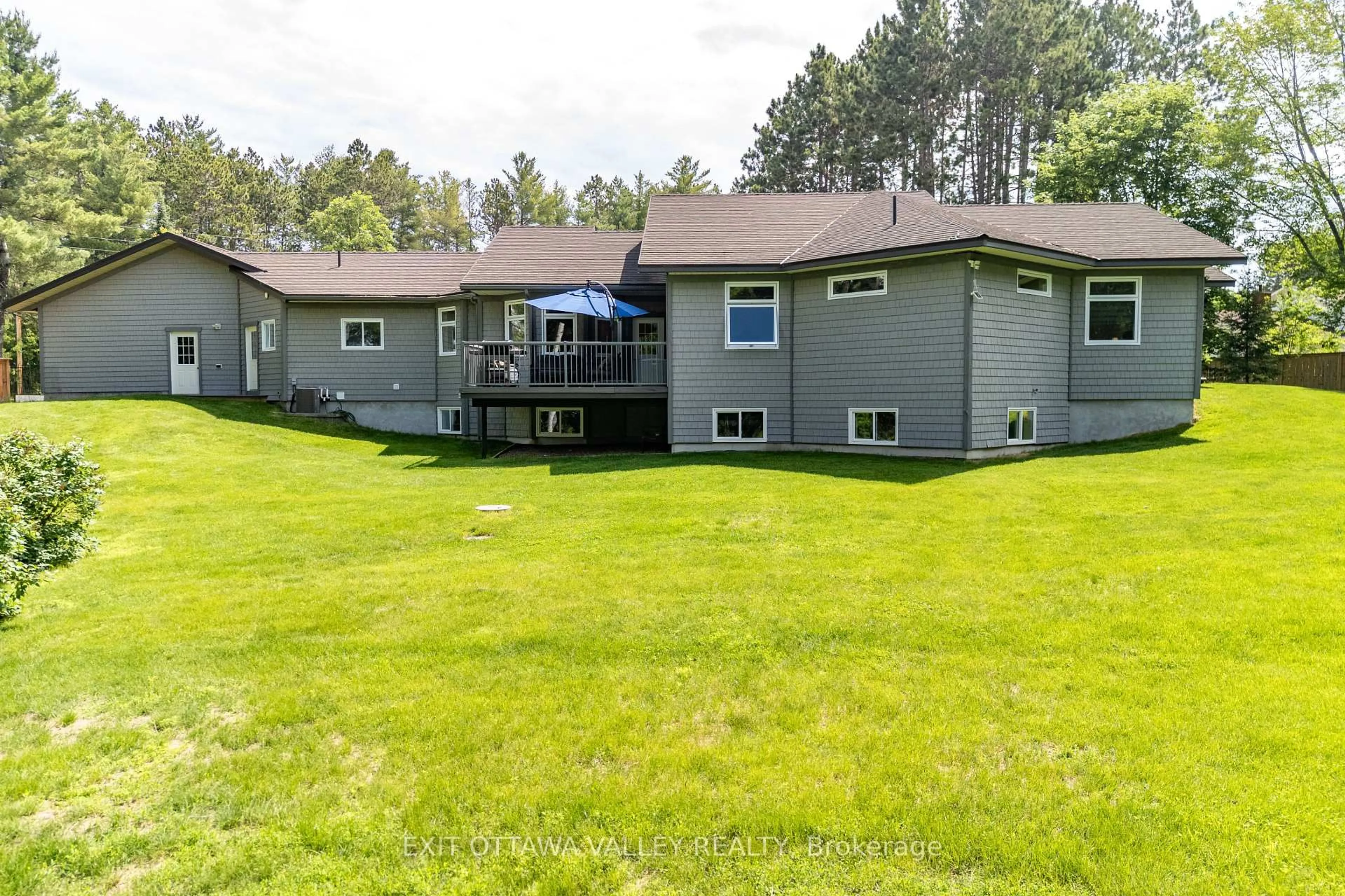 A pic from outside/outdoor area/front of a property/back of a property/a pic from drone, unknown for 301 DORAN Rd, Petawawa Ontario K8H 2W8