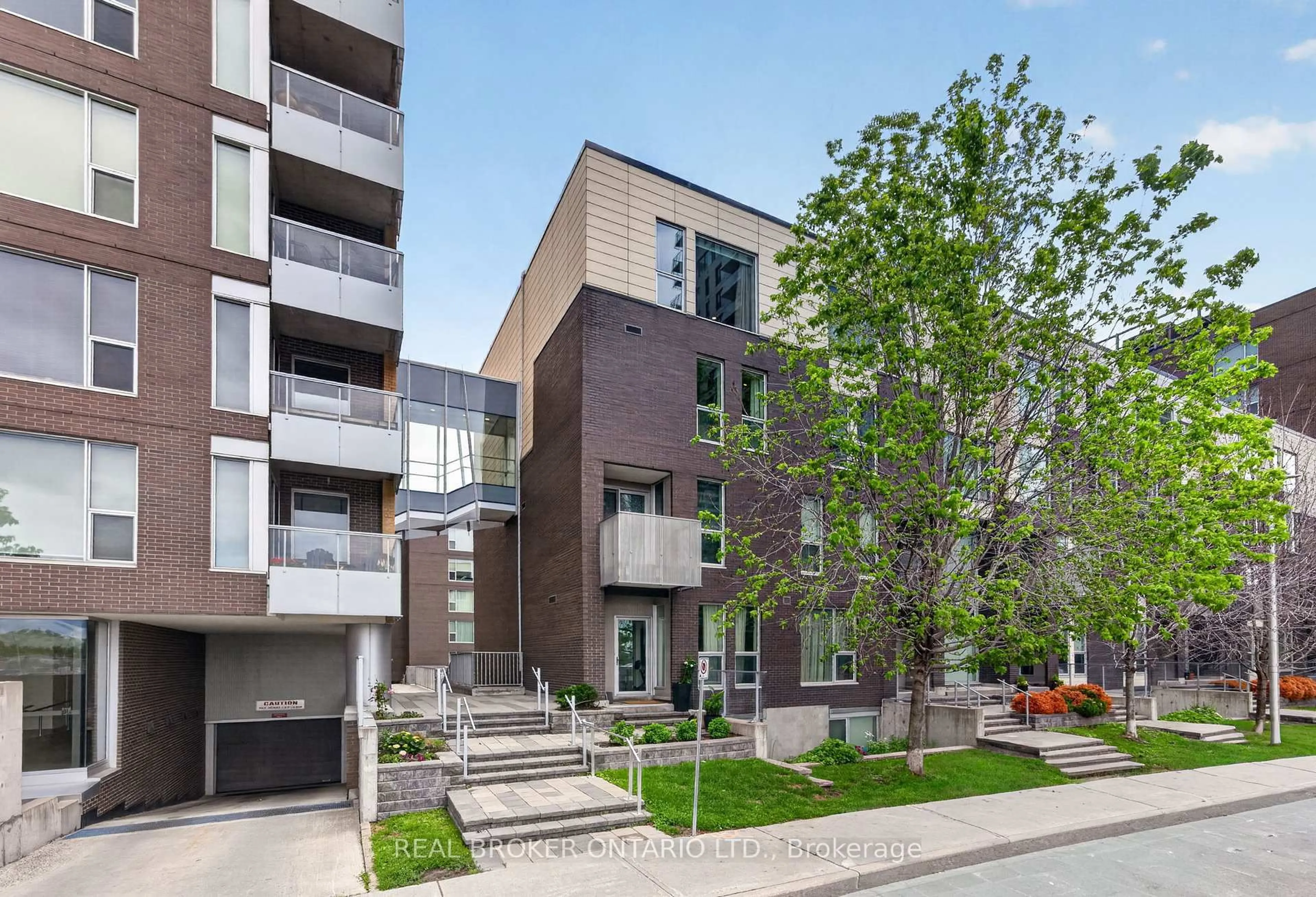 Unknown for 300 B Lett St #317, Ottawa Ontario K1R 0A8