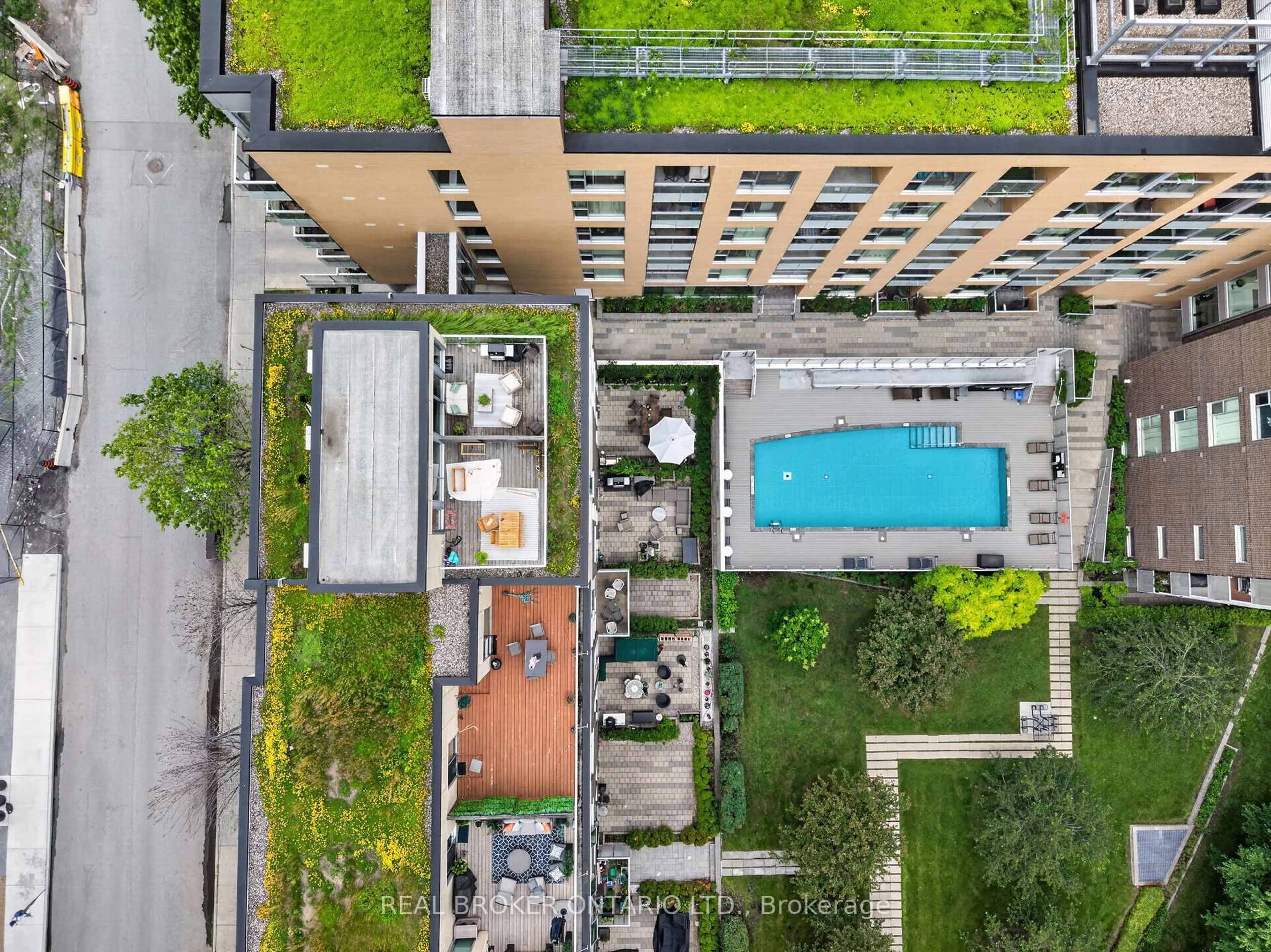 A pic from outside/outdoor area/front of a property/back of a property/a pic from drone, city buildings view from balcony for 300 B Lett St #317, Ottawa Ontario K1R 0A8