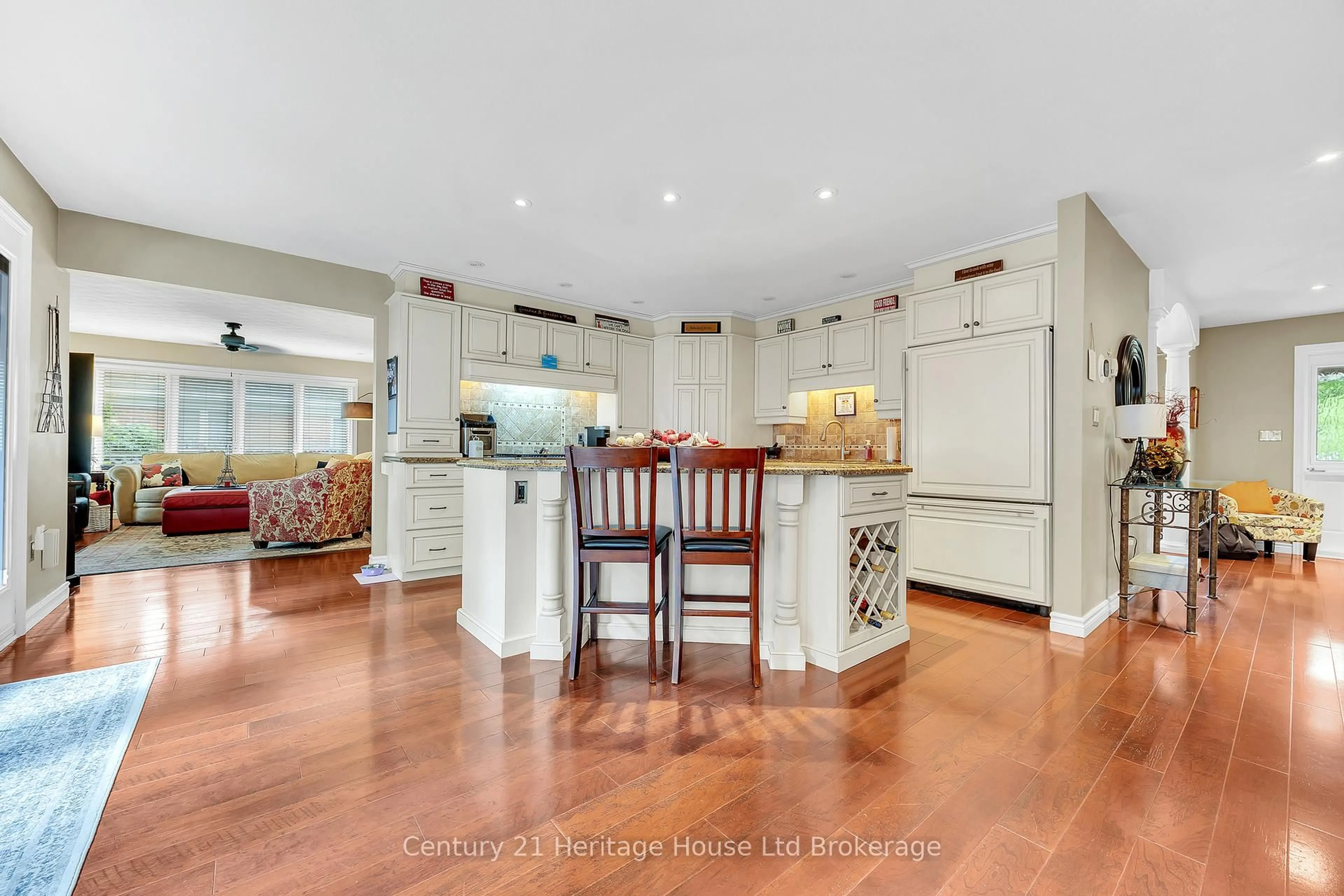 Open concept kitchen, unknown for 42 Alexander Ave, Tillsonburg Ontario N4G 4Z1