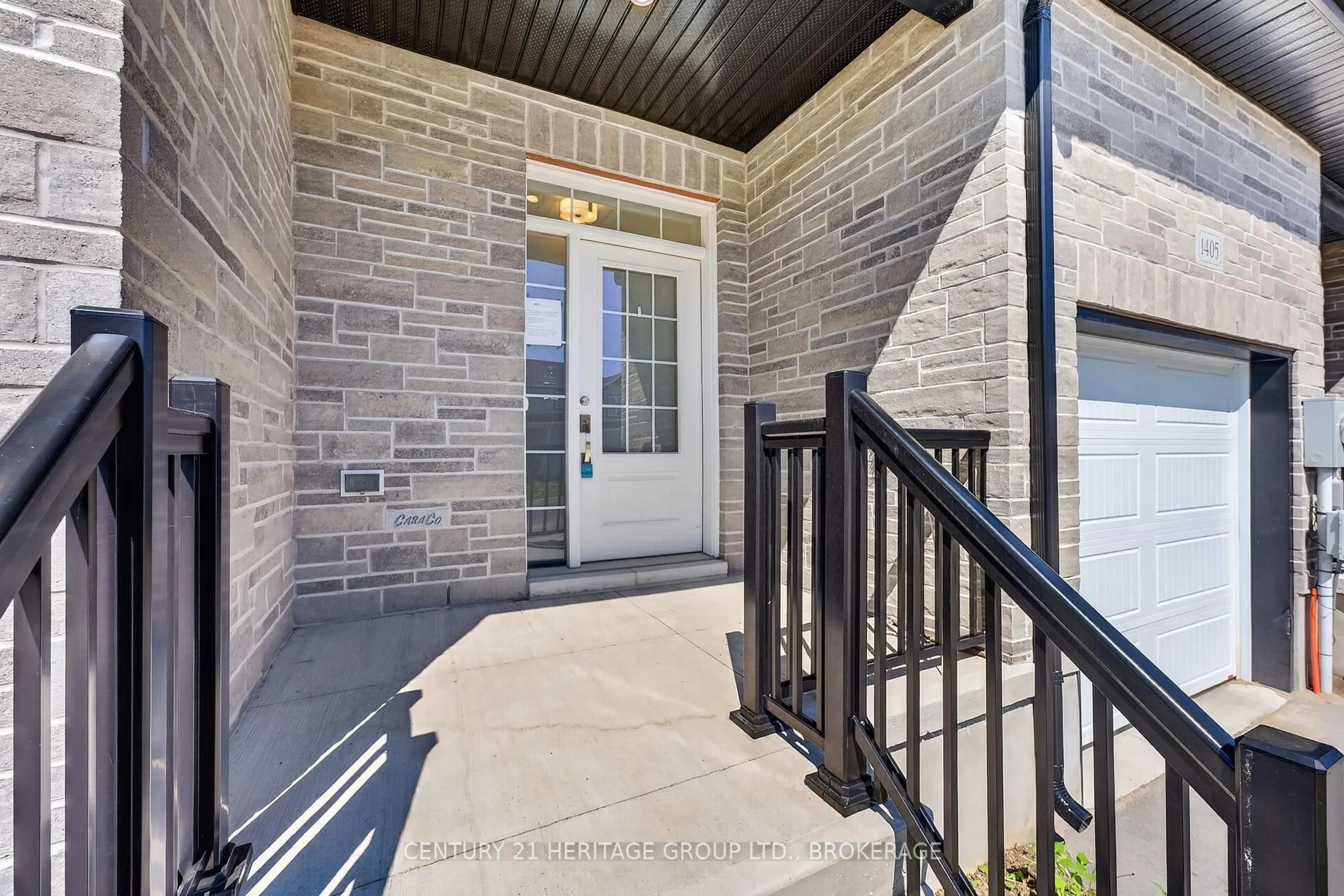 Indoor entryway for 1407 Summer St, Kingston Ontario K7K 0H9