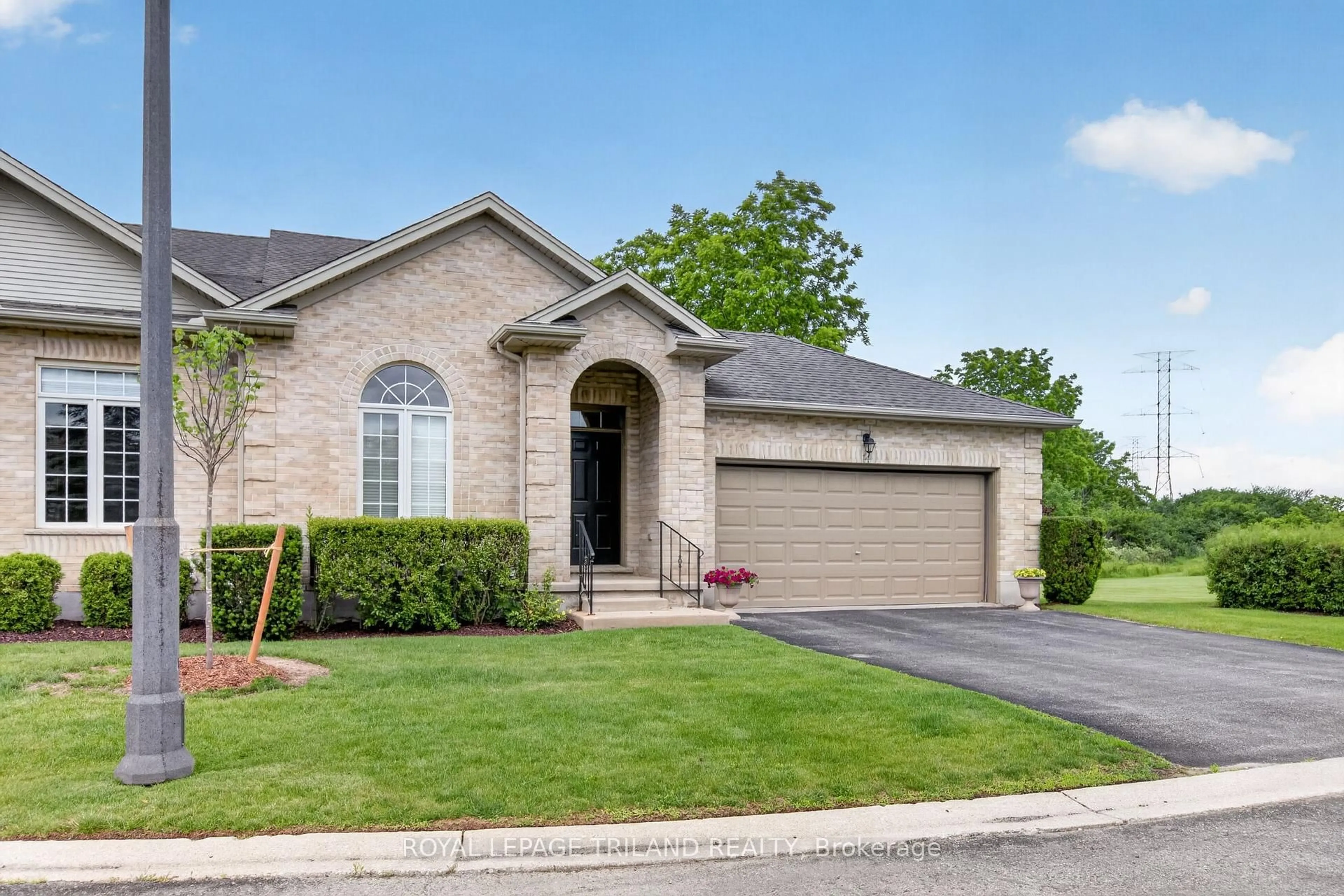 Home with brick exterior material, street for 87 Donker Dr #14, St. Thomas Ontario N5P 4L2
