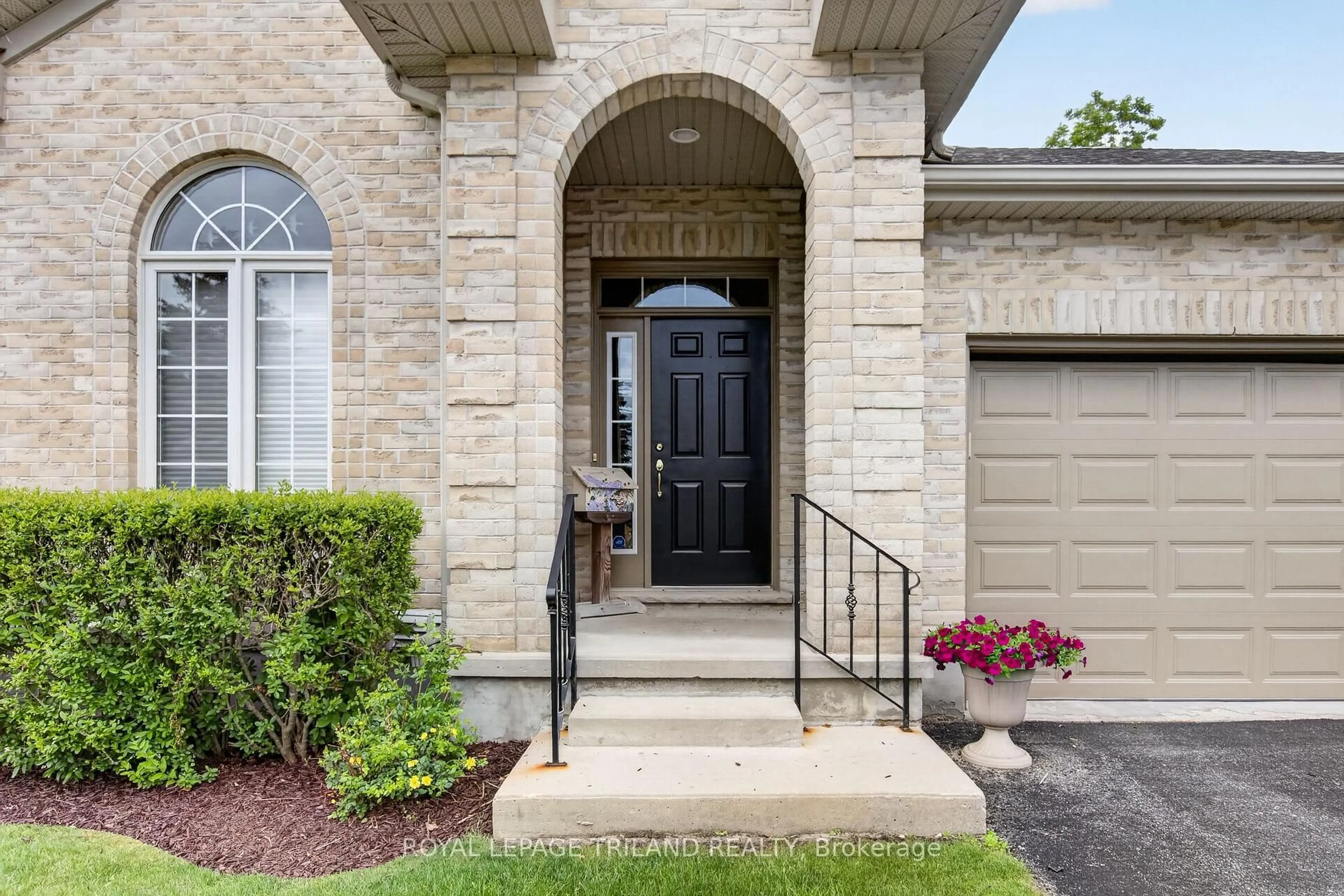 Home with brick exterior material, street for 87 Donker Dr #14, St. Thomas Ontario N5P 4L2