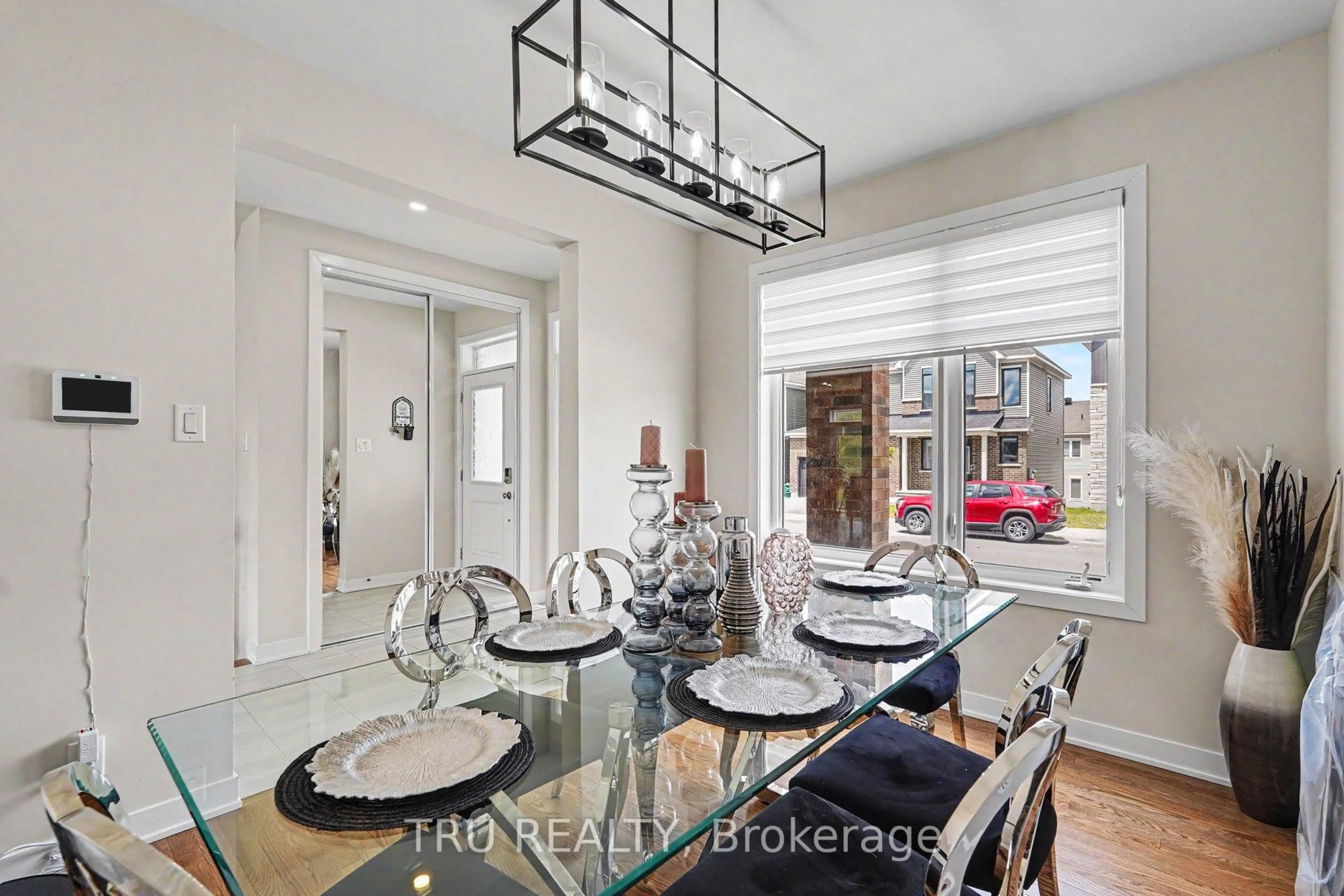 Dining room, ceramic/tile floor for 748 EMINENCE St, Ottawa Ontario K2J 6X6