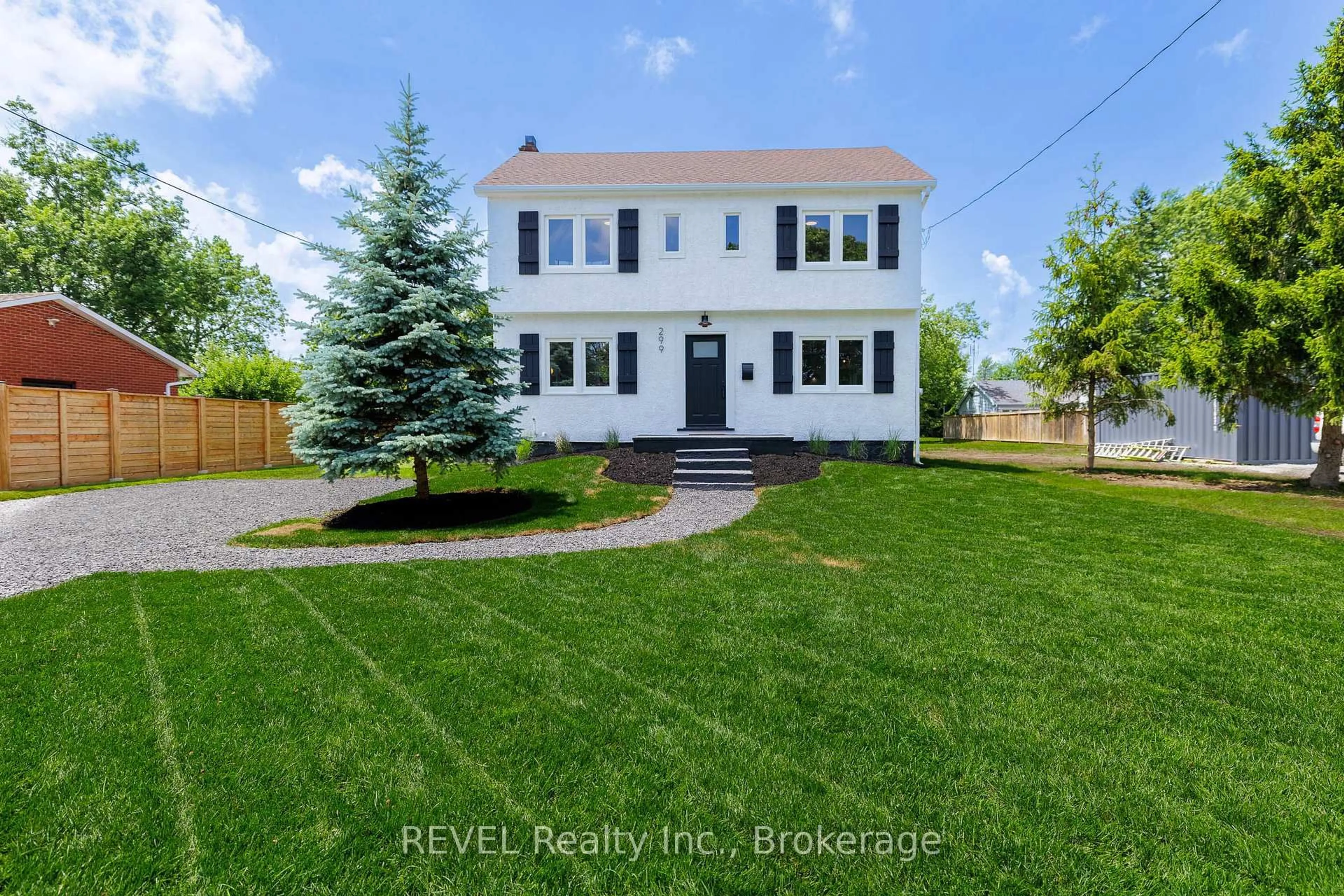 A pic from outside/outdoor area/front of a property/back of a property/a pic from drone, street for 299 First Ave, Welland Ontario L3C 1Z1