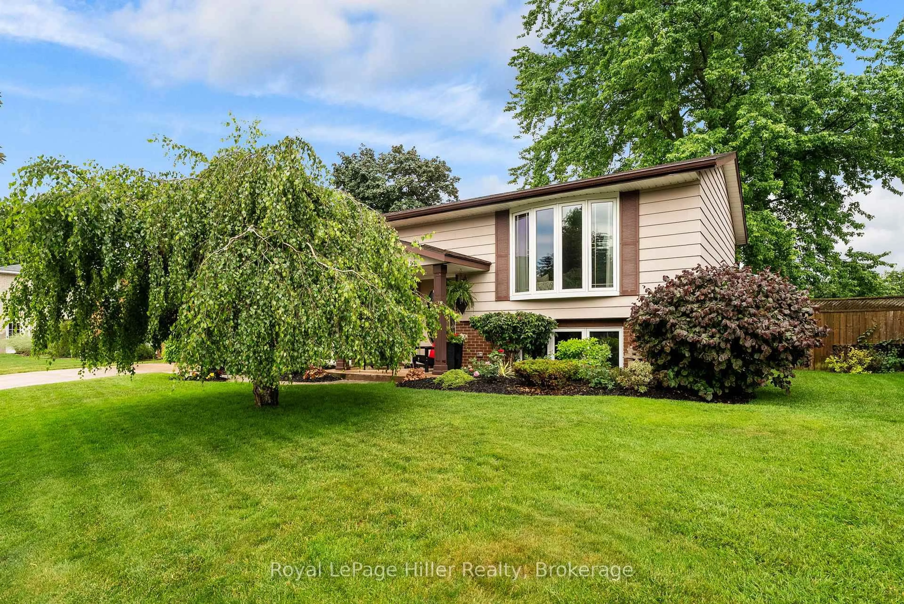 Home with vinyl exterior material, water/lake/river/ocean view for 59 Briarhill Dr, Stratford Ontario N5A 6N6