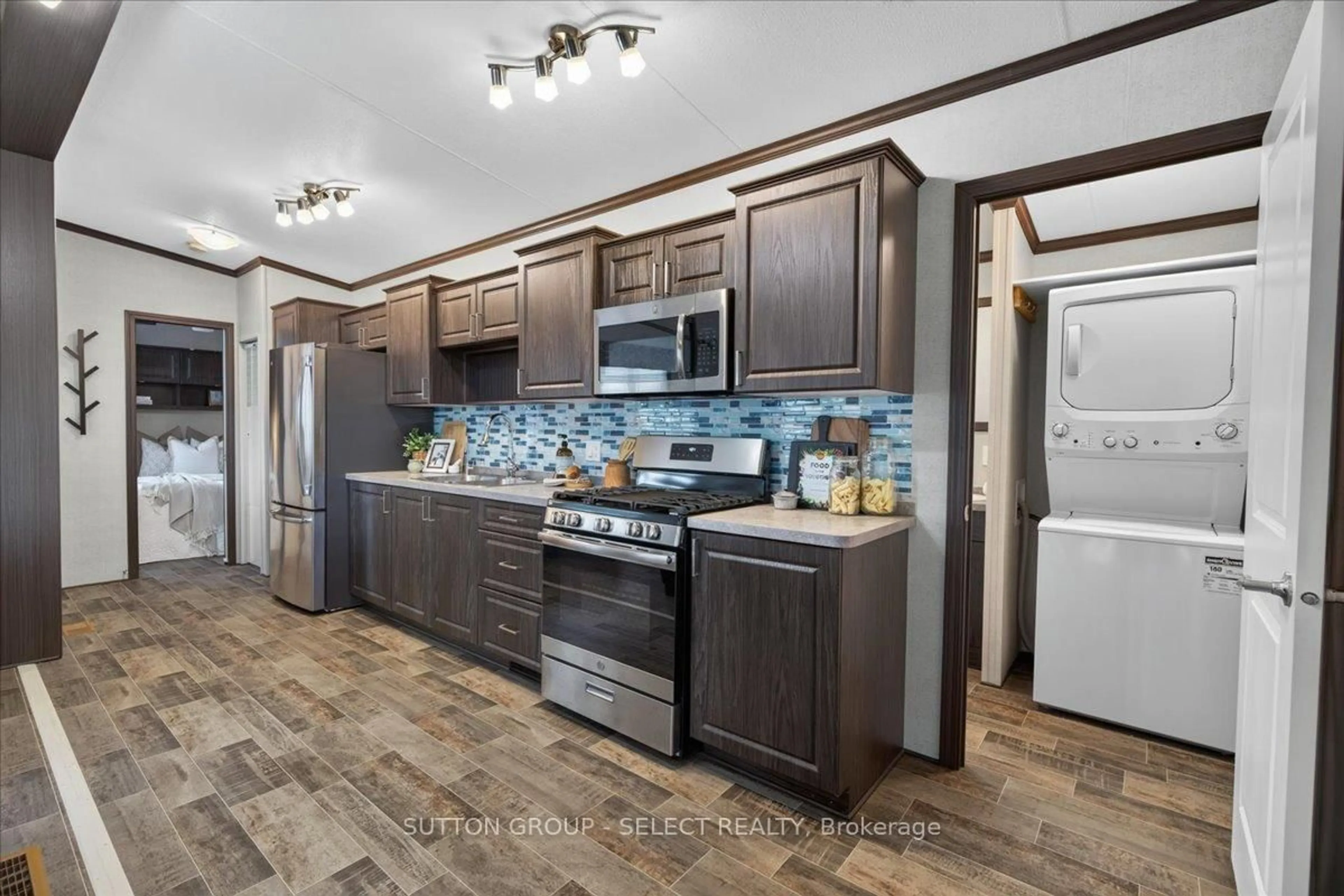 Open concept kitchen, unknown for 8685 Rock Glen Rd #415, Lambton Shores Ontario N0M 1B0