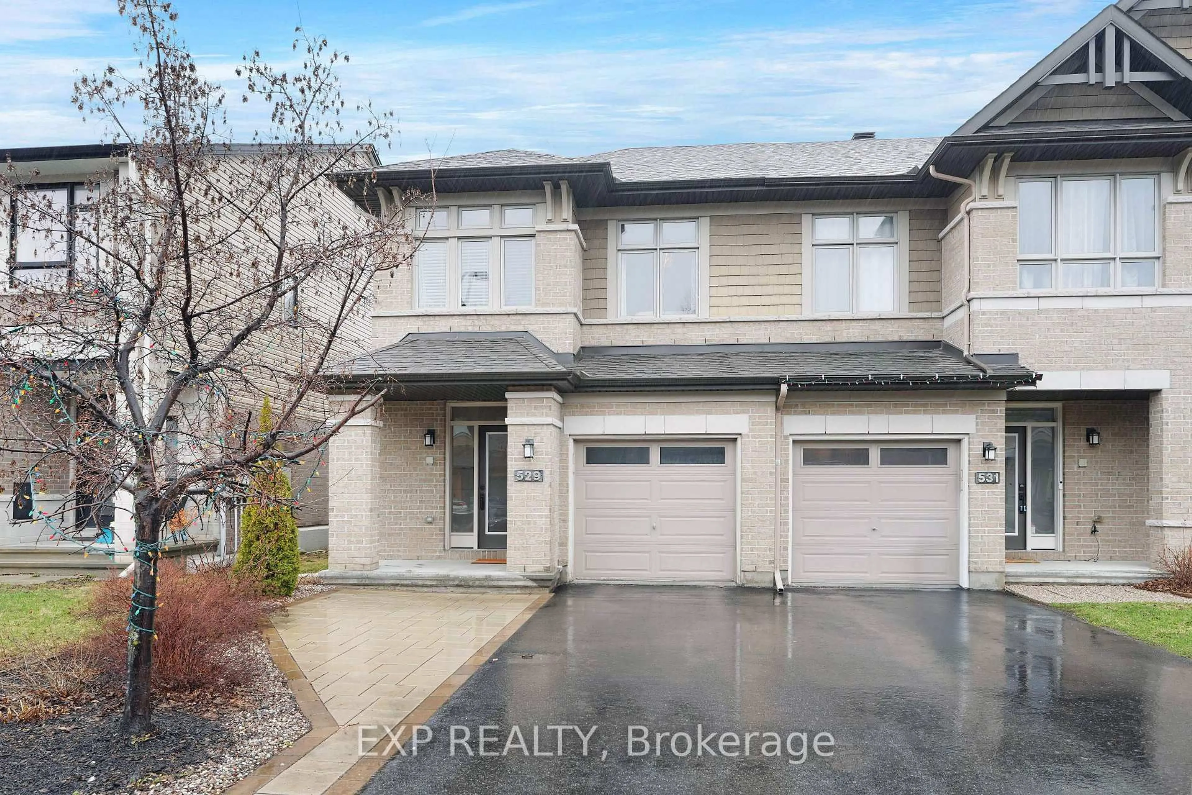 A pic from outside/outdoor area/front of a property/back of a property/a pic from drone, street for 529 Stargazer Cres, Ottawa Ontario K4M 0H2
