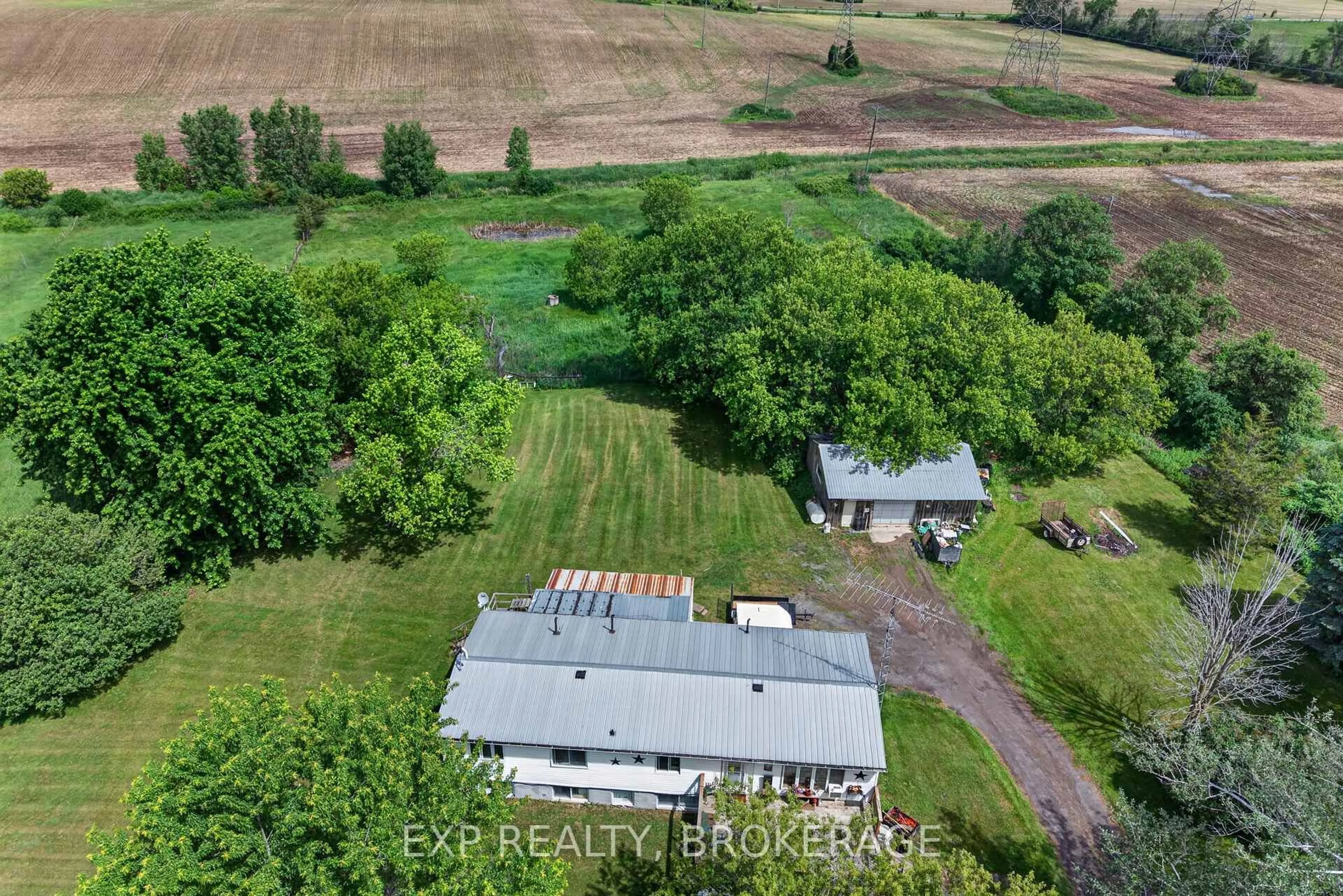 A pic from outside/outdoor area/front of a property/back of a property/a pic from drone, building for 241 Woodcock St, Greater Napanee Ontario K7R 3L1