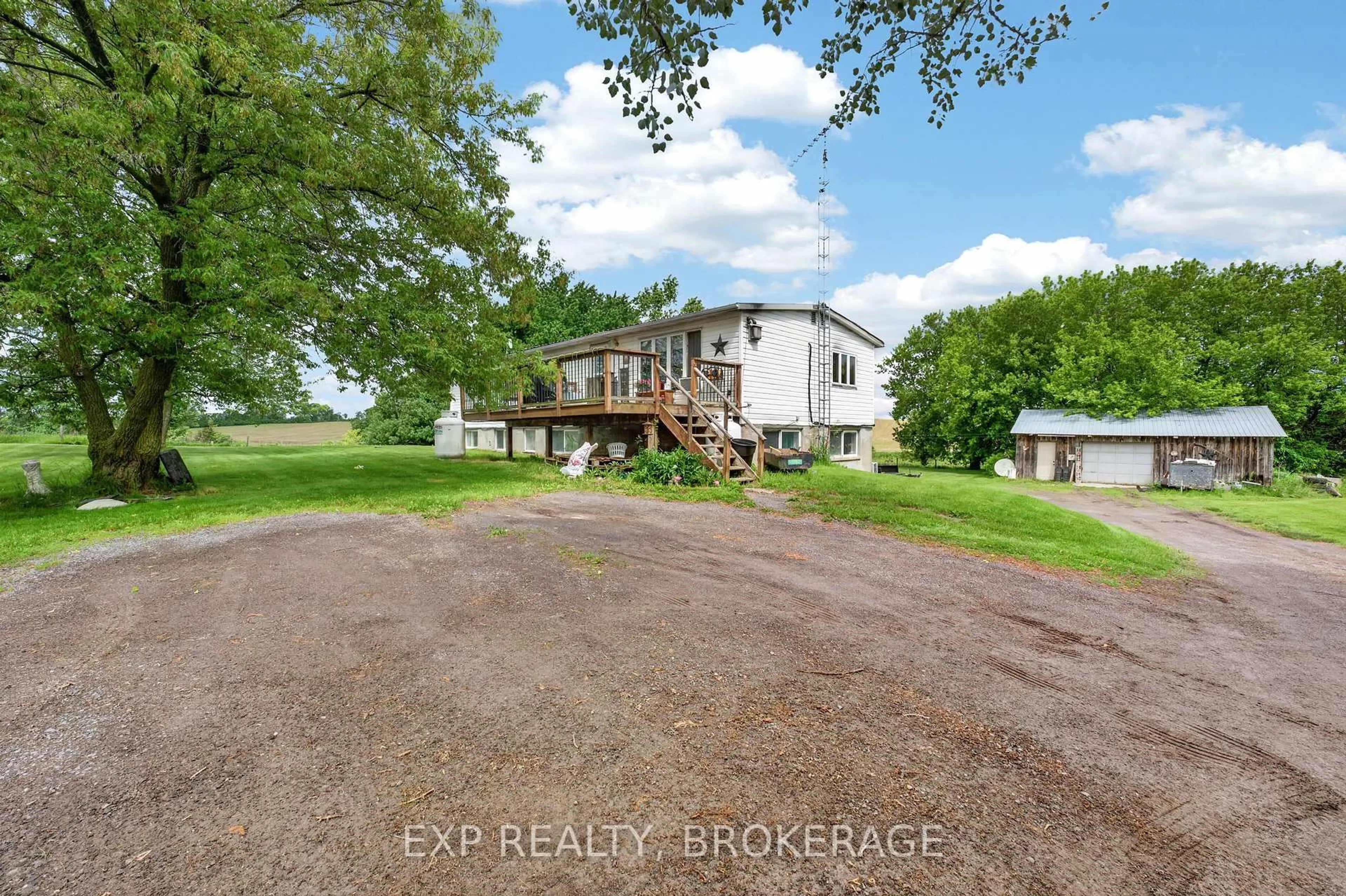 A pic from outside/outdoor area/front of a property/back of a property/a pic from drone, building for 241 Woodcock St, Greater Napanee Ontario K7R 3L1