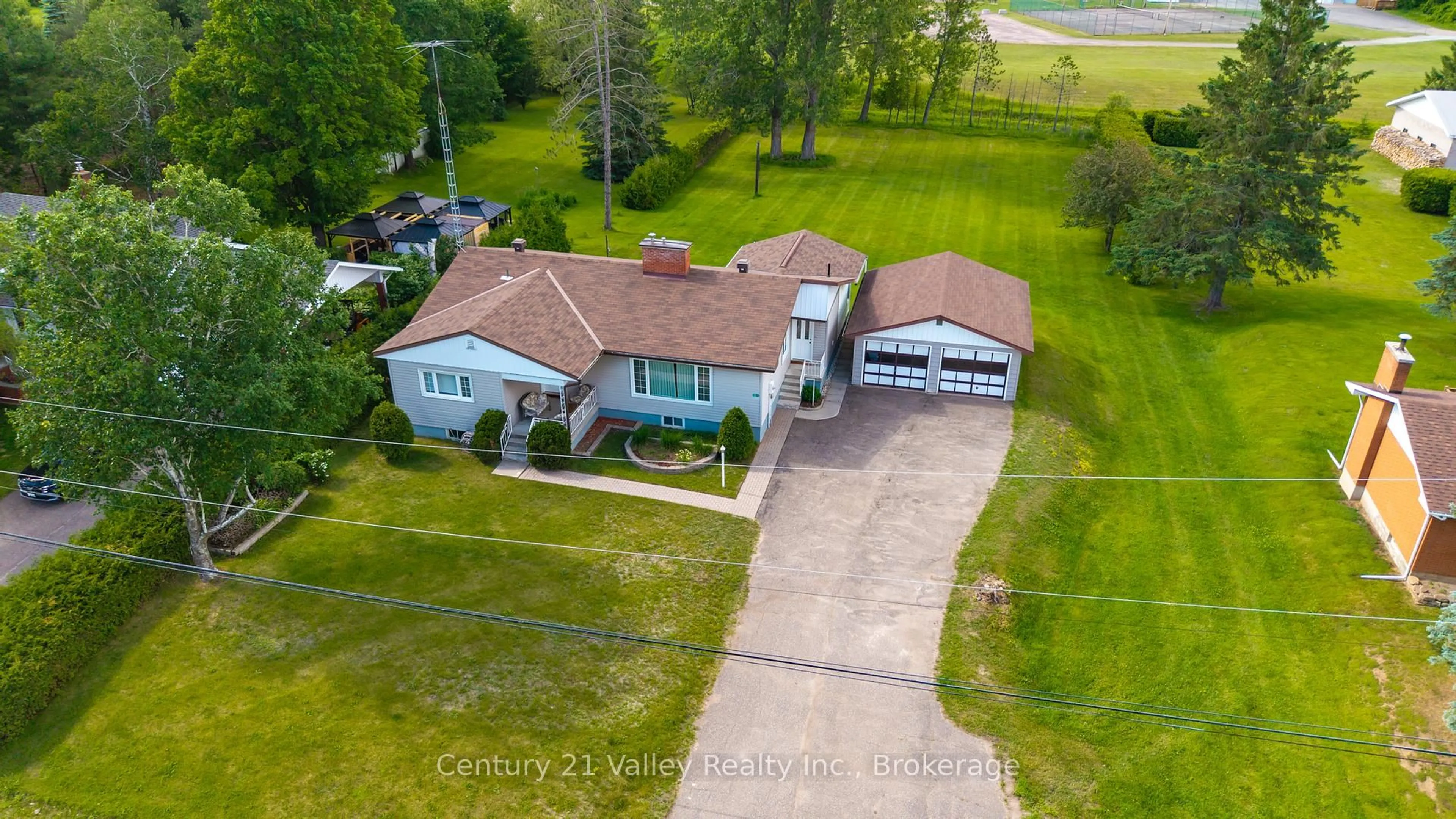 A pic from outside/outdoor area/front of a property/back of a property/a pic from drone, unknown for 32 Foymount Rd, Eganville Ontario K0J 1T0