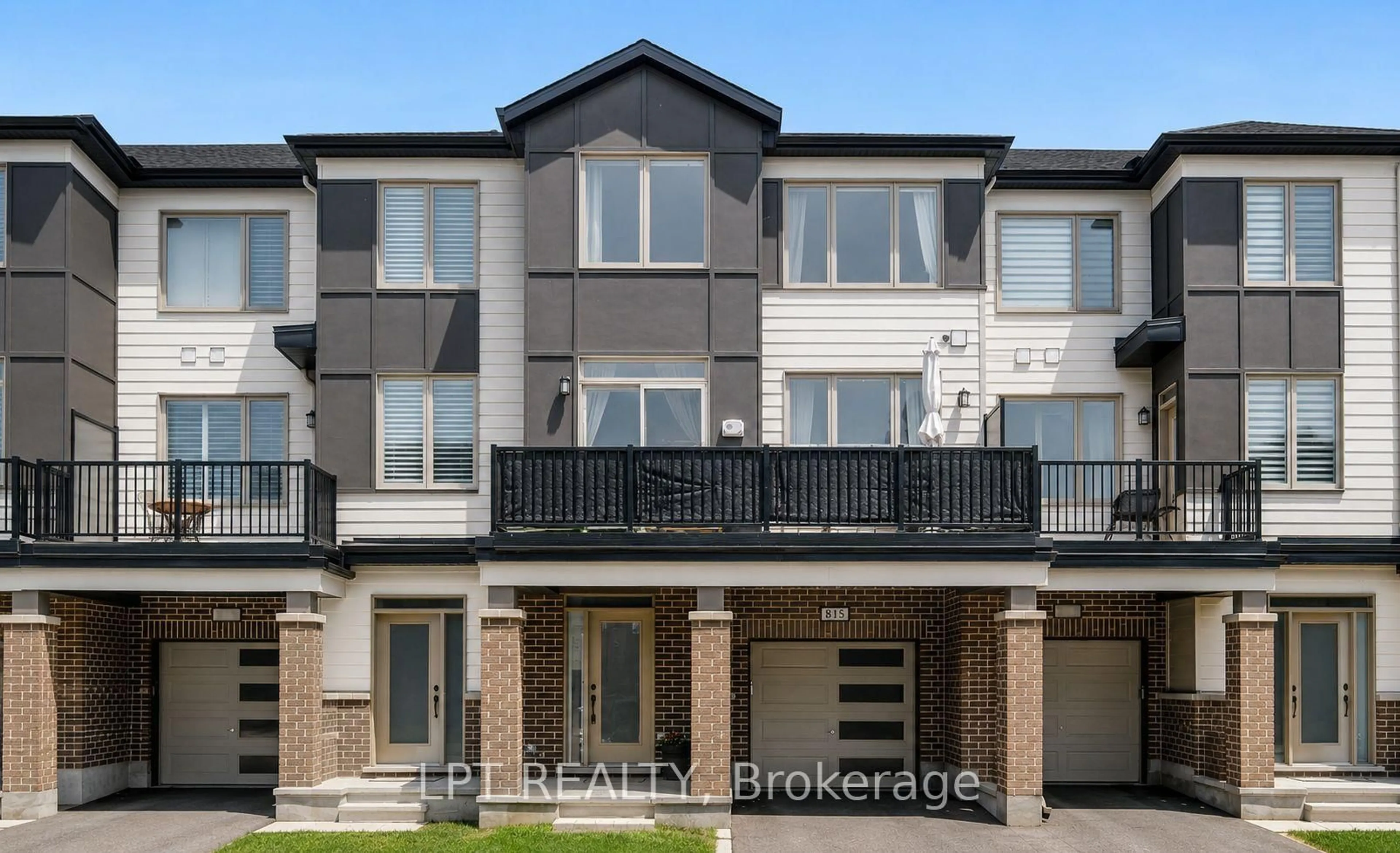 Home with brick exterior material, unknown for 815 Kiniw Private, Ottawa Ontario K1K 4Z4