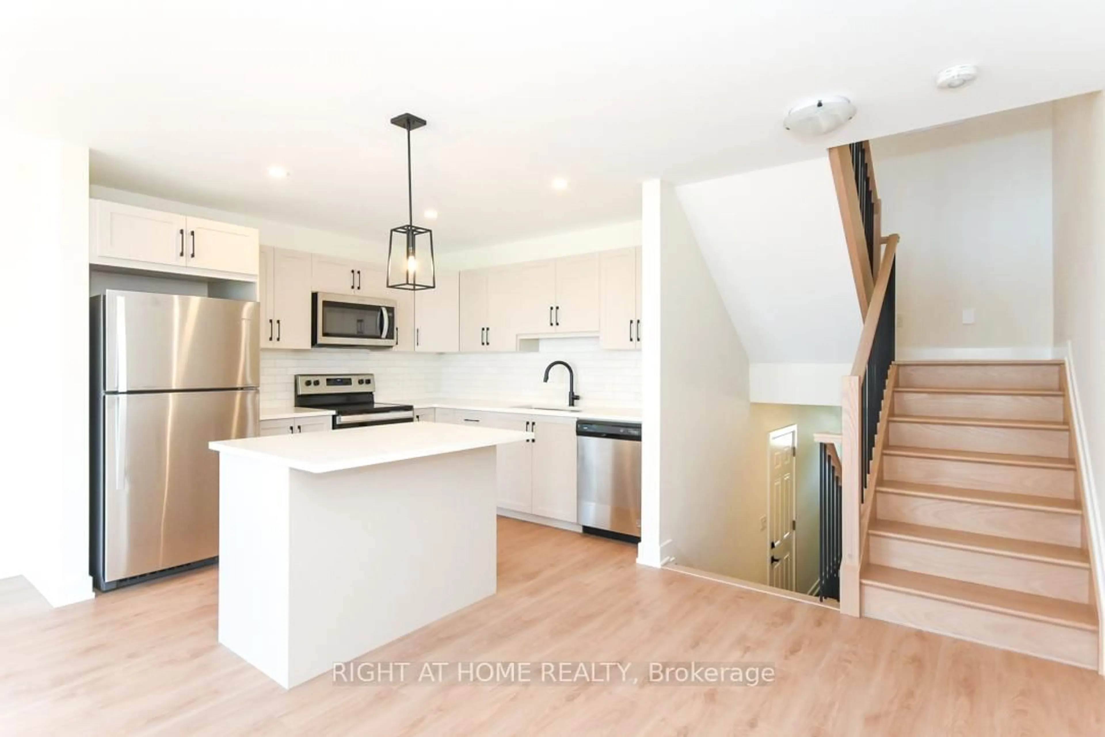 Open concept kitchen, unknown for 75 WHITCOMB Cres, Smiths Falls Ontario K7A 0C1