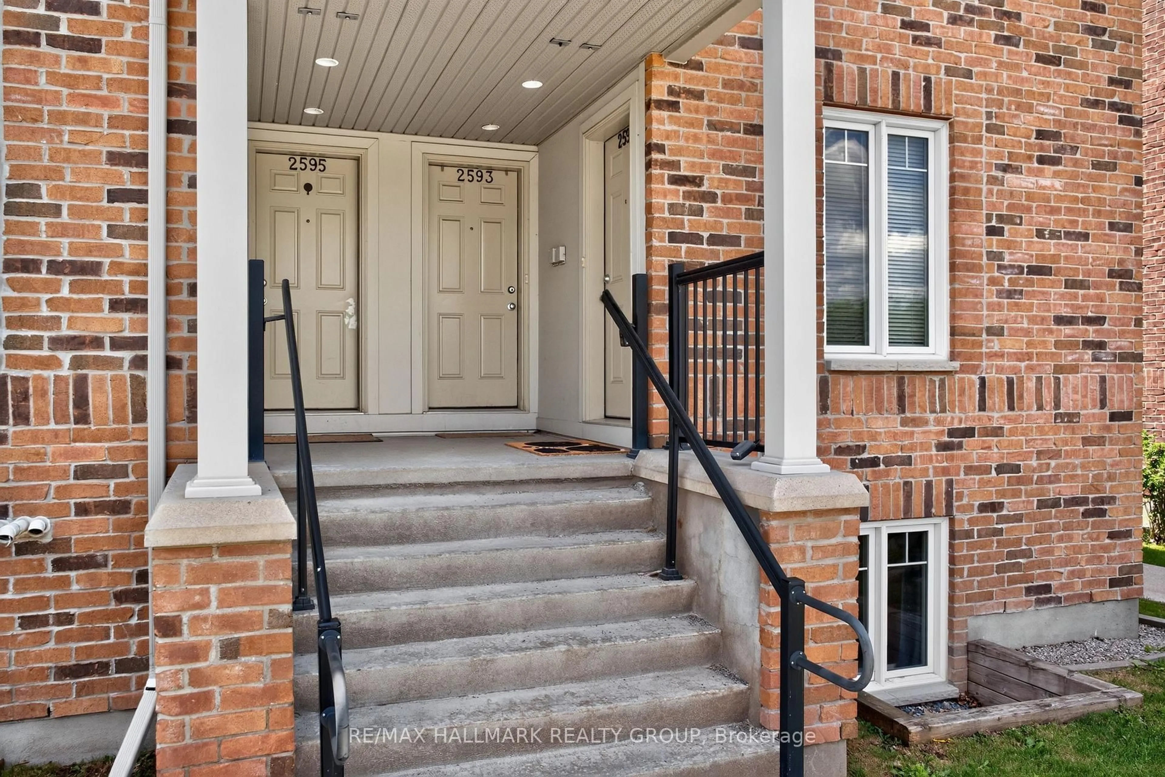 Unknown for 2591 Longfields Dr #26, Ottawa Ontario K2J 2L7