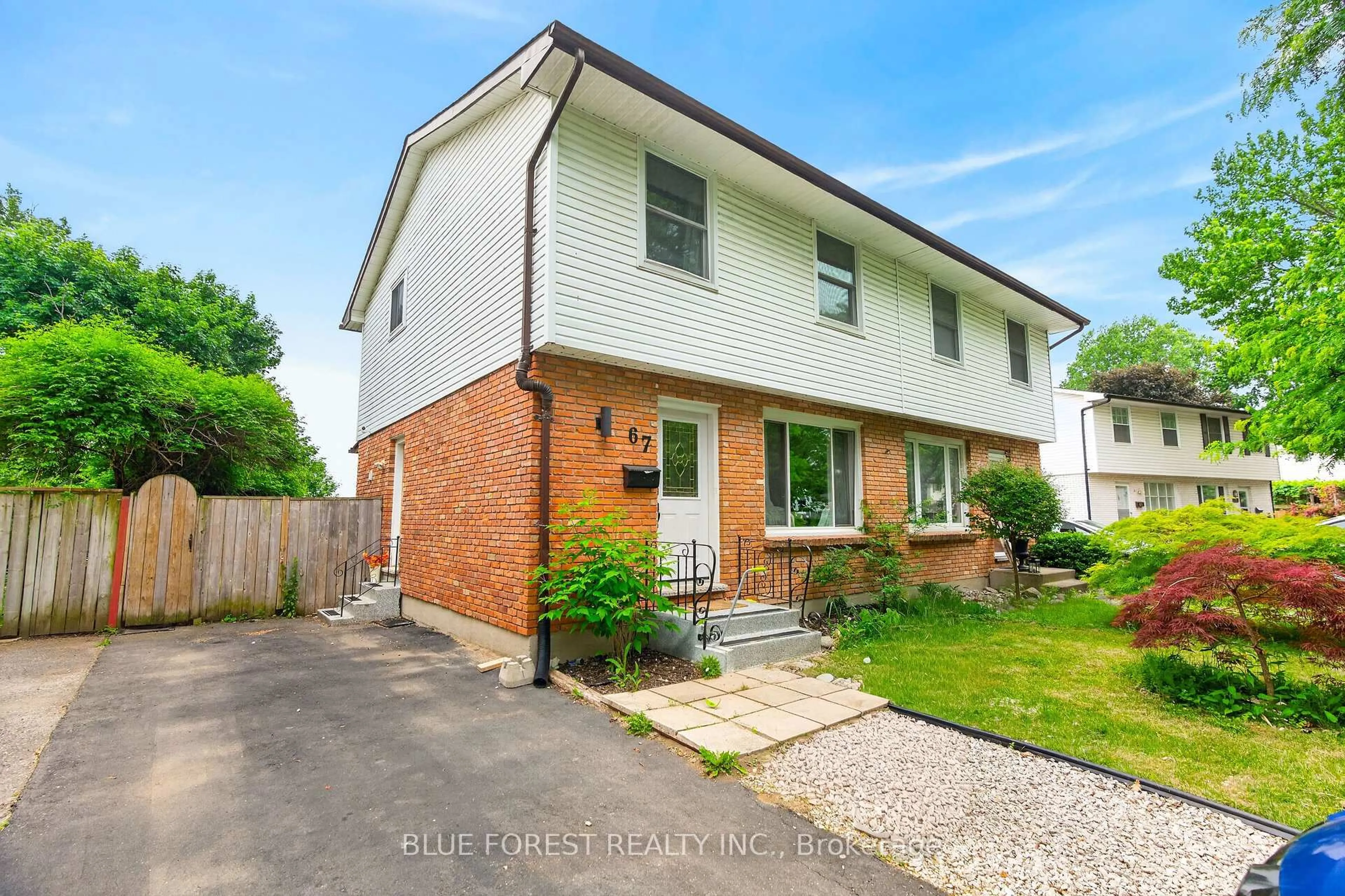 A pic from outside/outdoor area/front of a property/back of a property/a pic from drone, street for 67 Breckenridge Cres, London South Ontario N6E 1H6