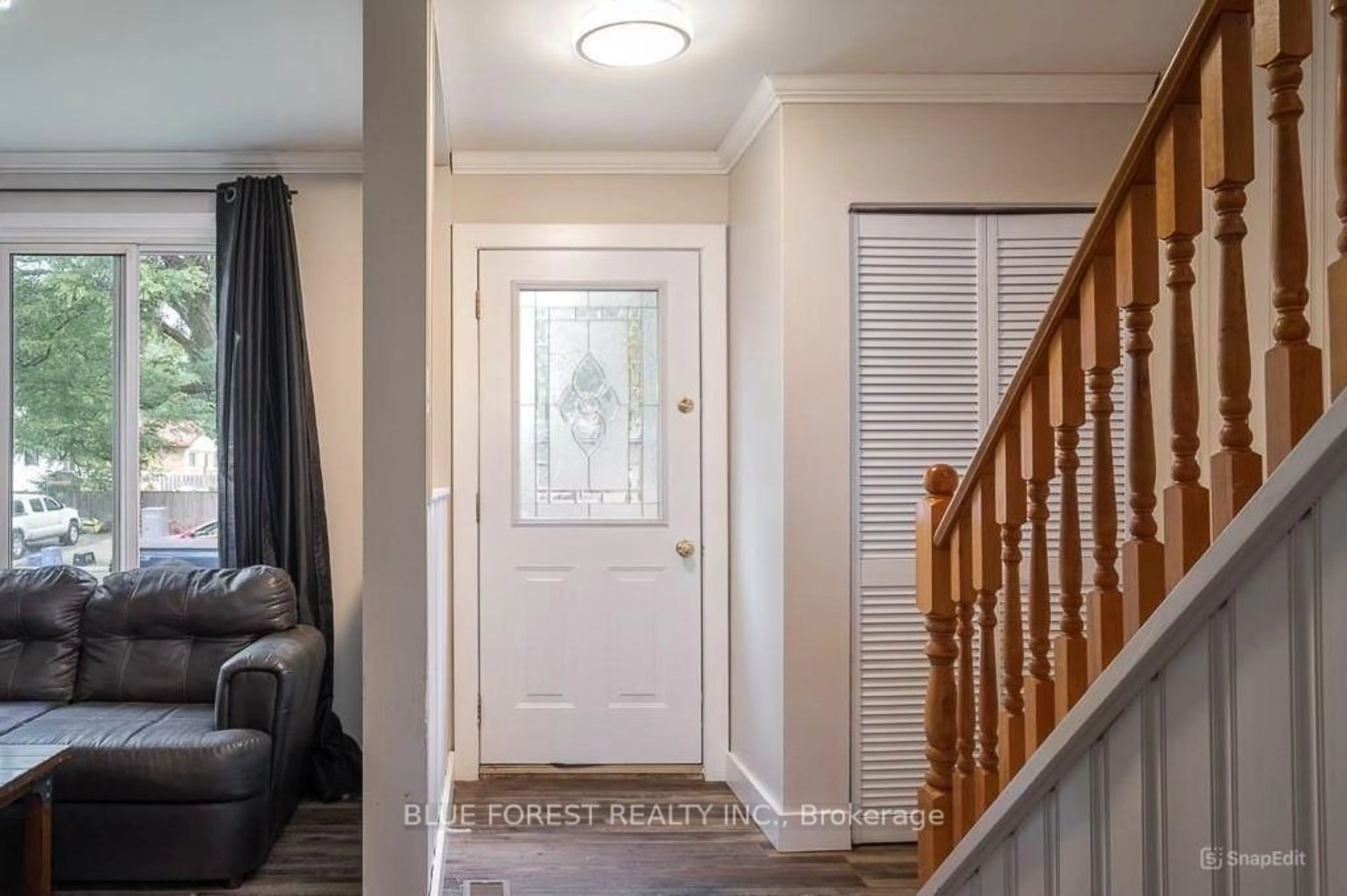 Indoor entryway for 67 Breckenridge Cres, London South Ontario N6E 1H6