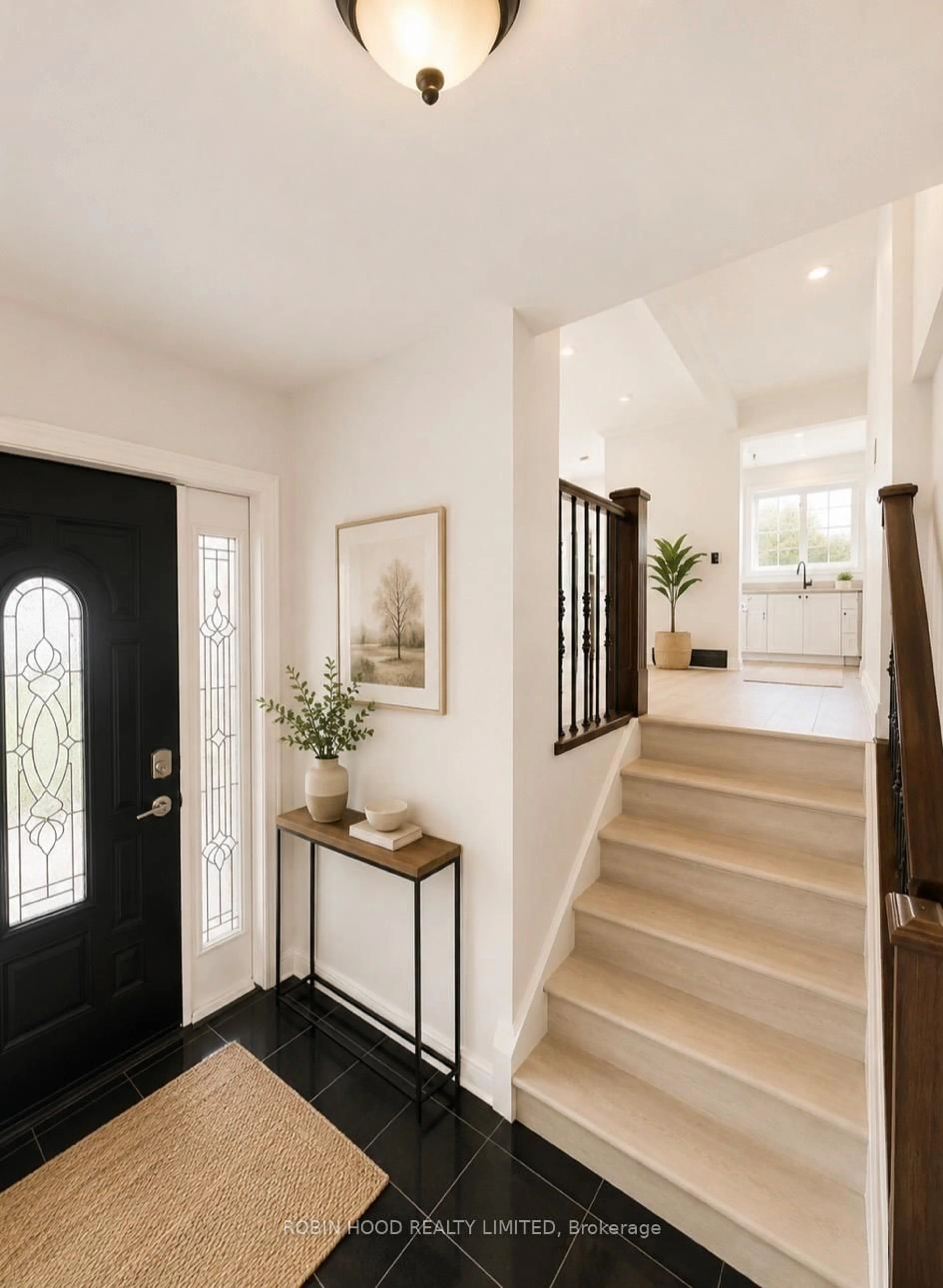 Indoor entryway for 84 Elgar Ave, Hamilton Ontario L9C 4E5