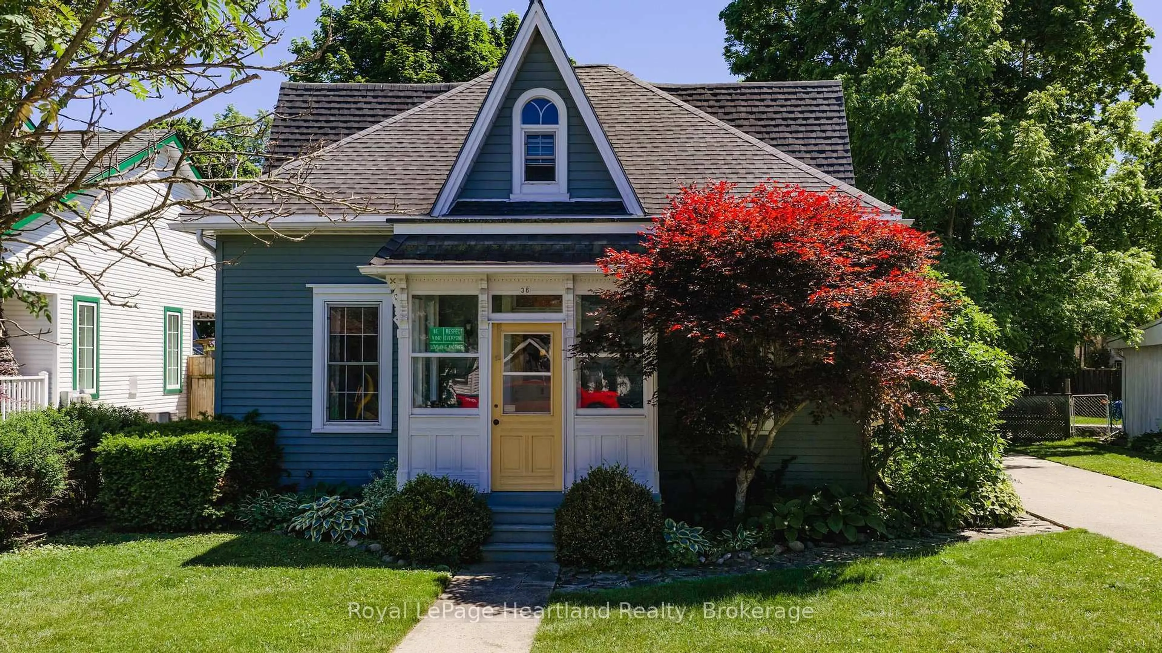 Home with vinyl exterior material, street for 36 Trafalgar St, Goderich Ontario N7A 1T4