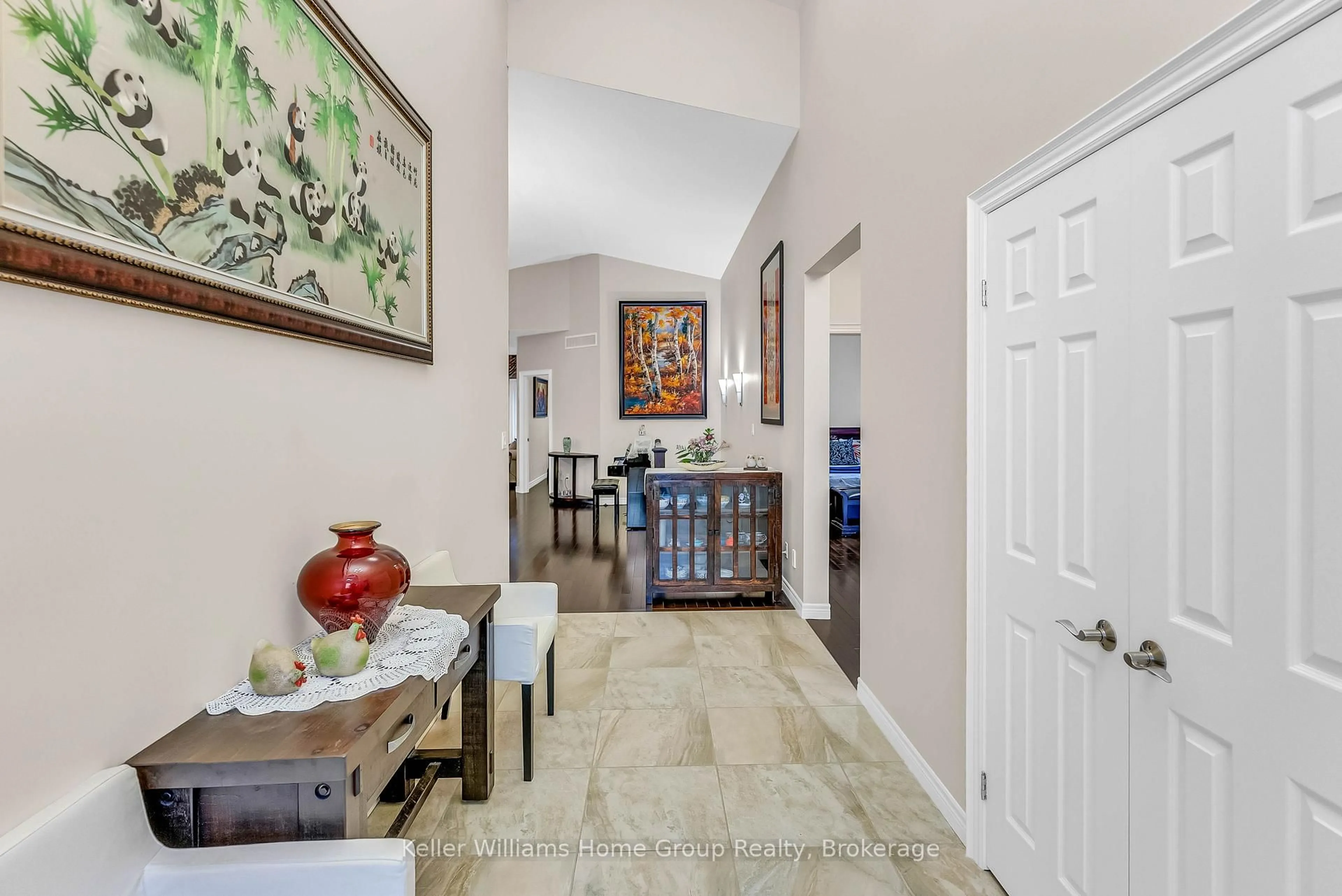 Indoor entryway for 15 Valley Rd #6, Guelph Ontario N1L 0H3