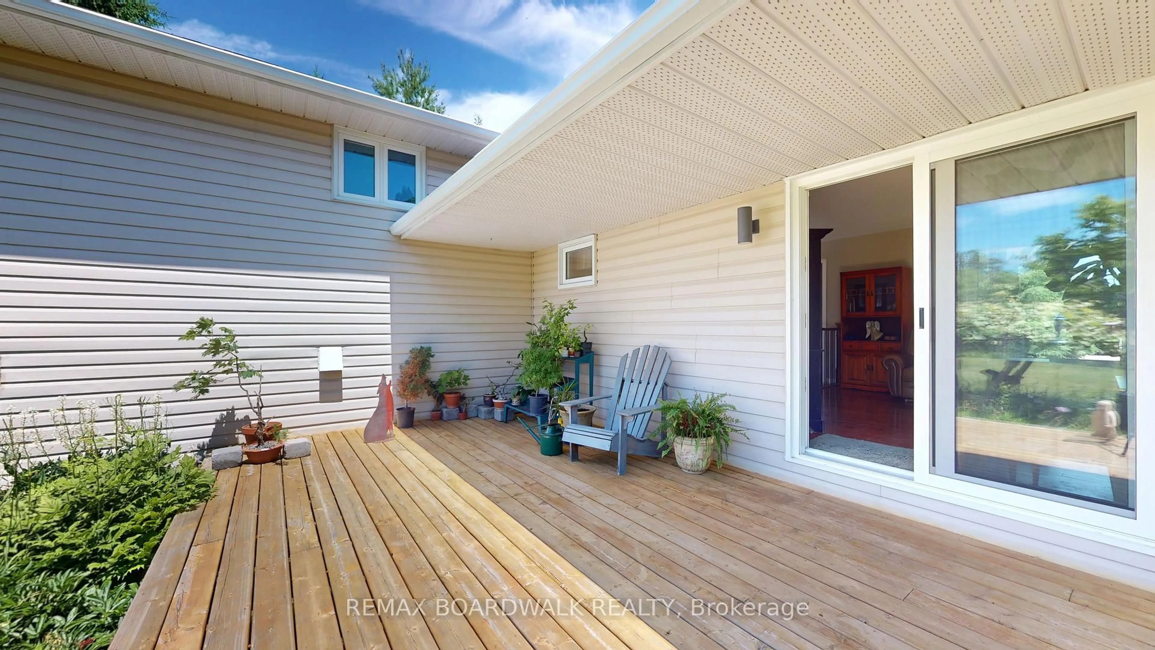 Home with vinyl exterior material, street for 4 St George St, Elizabethtown-Kitley Ontario K0E 1M0