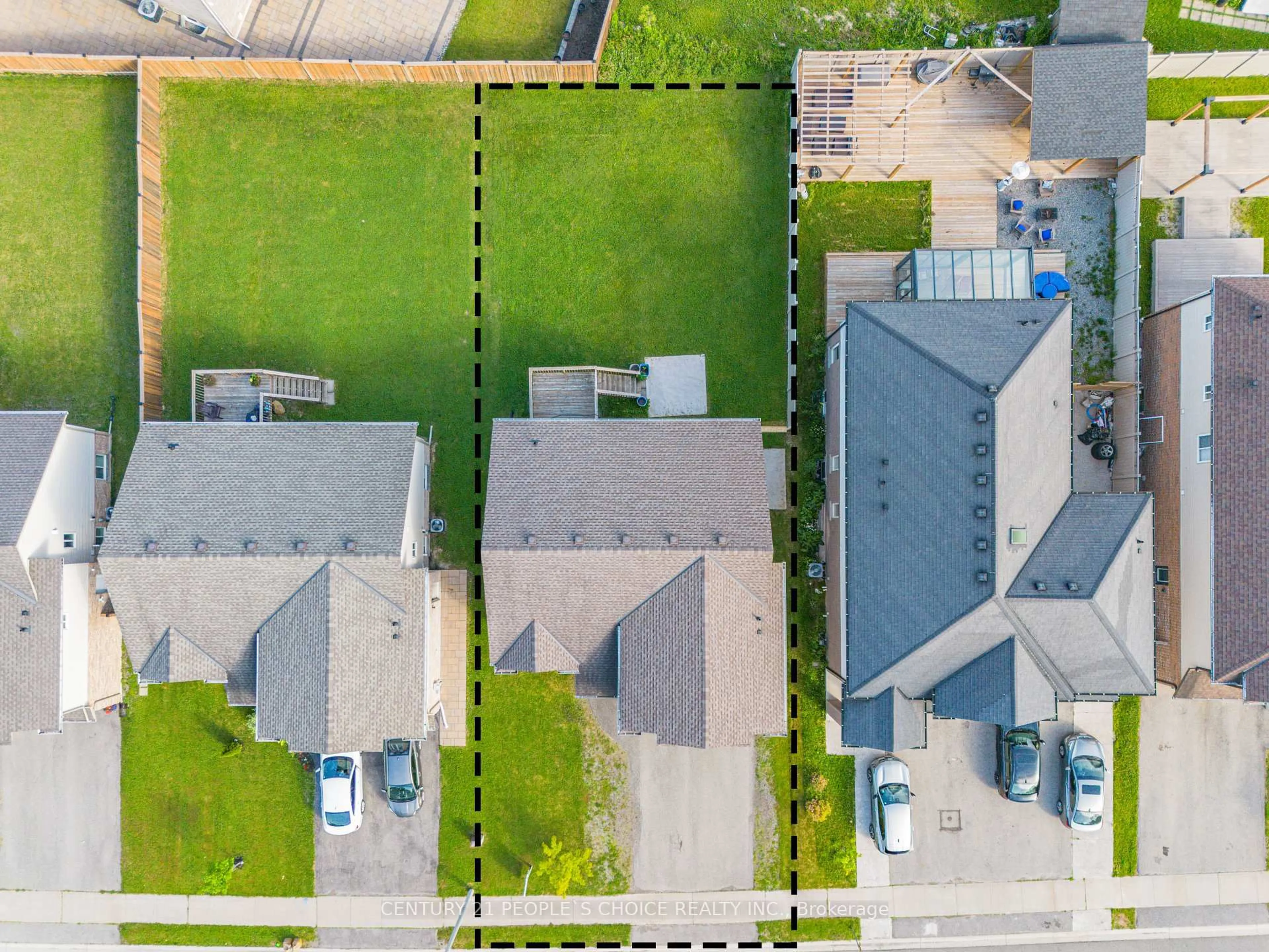 A pic from outside/outdoor area/front of a property/back of a property/a pic from drone, street for 6534 SAM IORFIDA Dr, Niagara Falls Ontario L2G 0H5