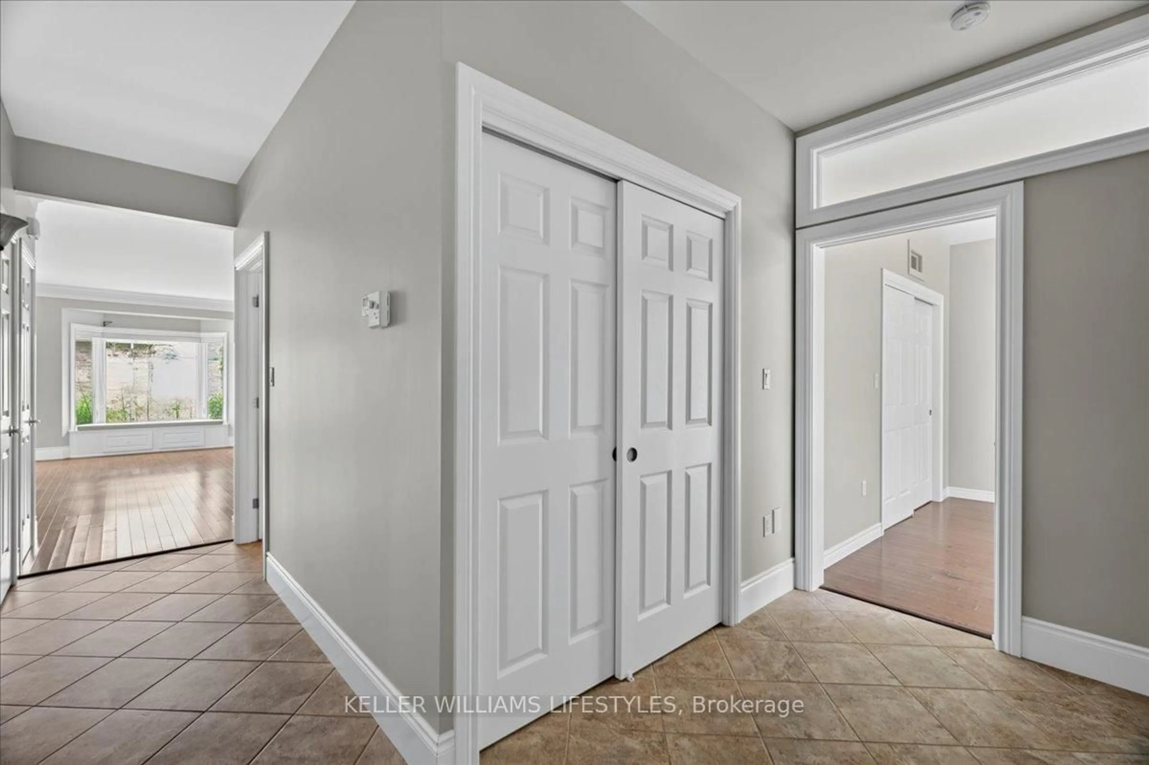 Indoor entryway for 5969 TOWNSEND Line #21, Lambton Shores Ontario N0N 1J0