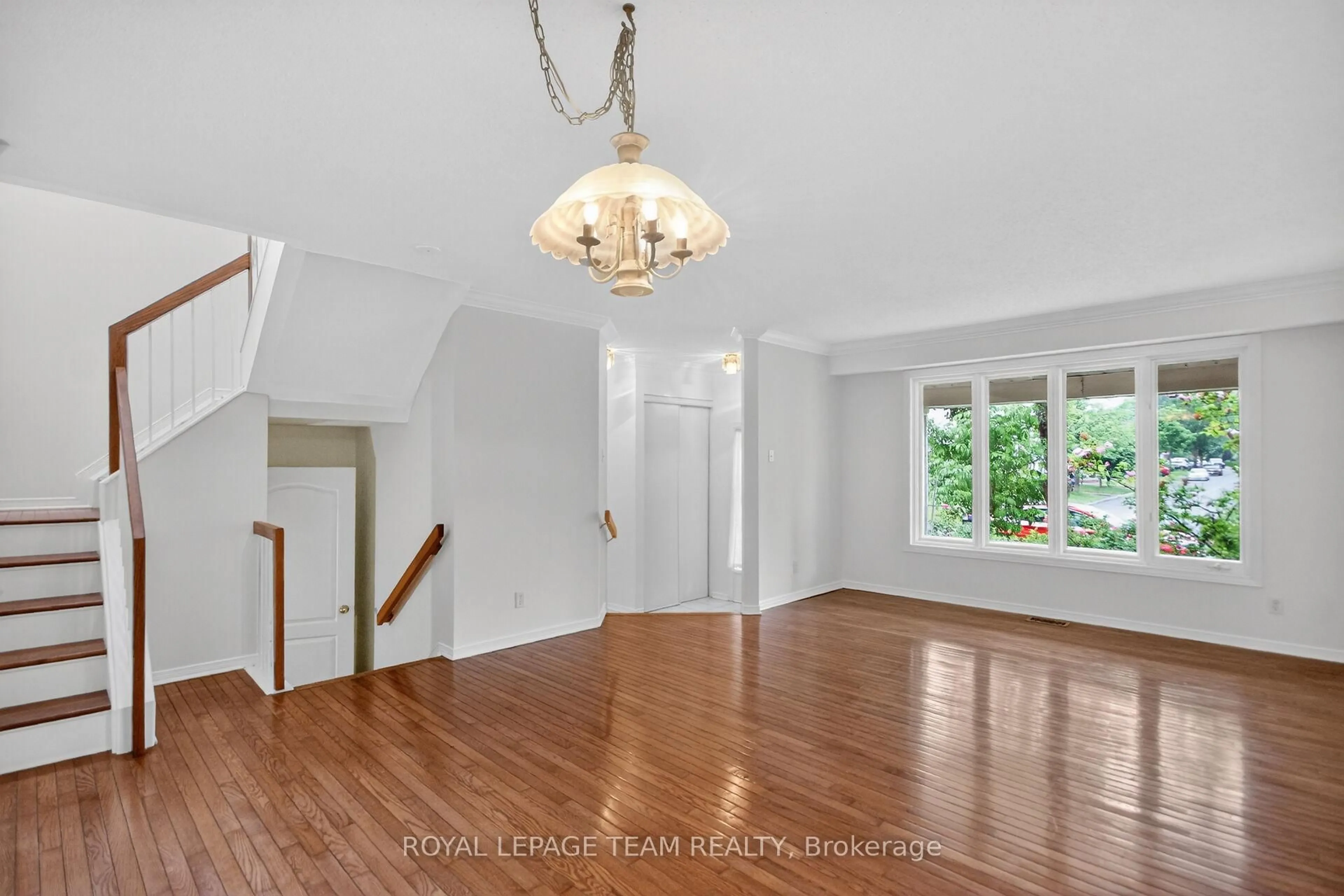 Unknown for 19 Windhurst Dr #Windhurst Drive, Ottawa Ontario K2G 6G5